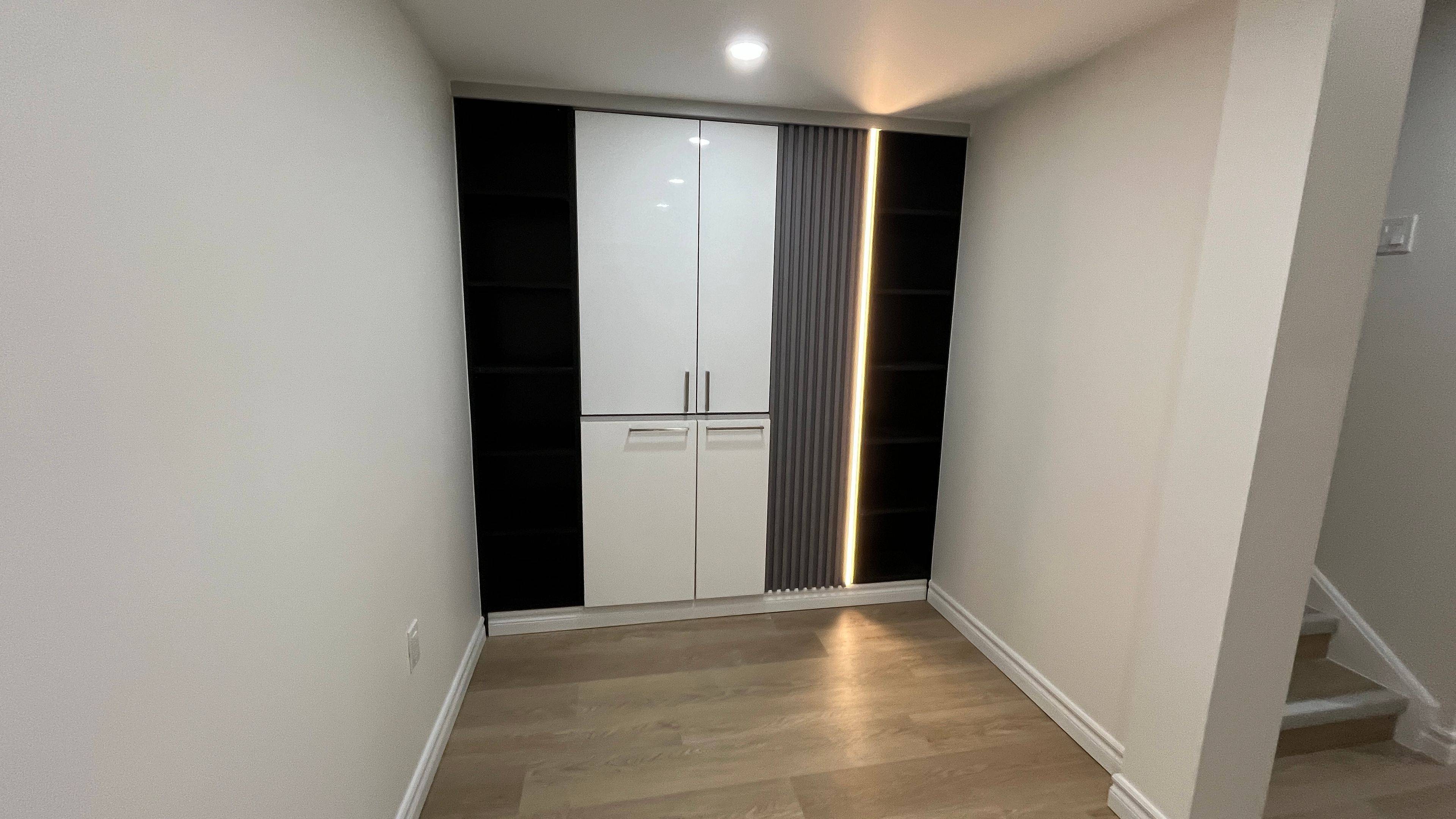 Aurora, ON L4G 0V9,7 Chouinard WAY #Basement