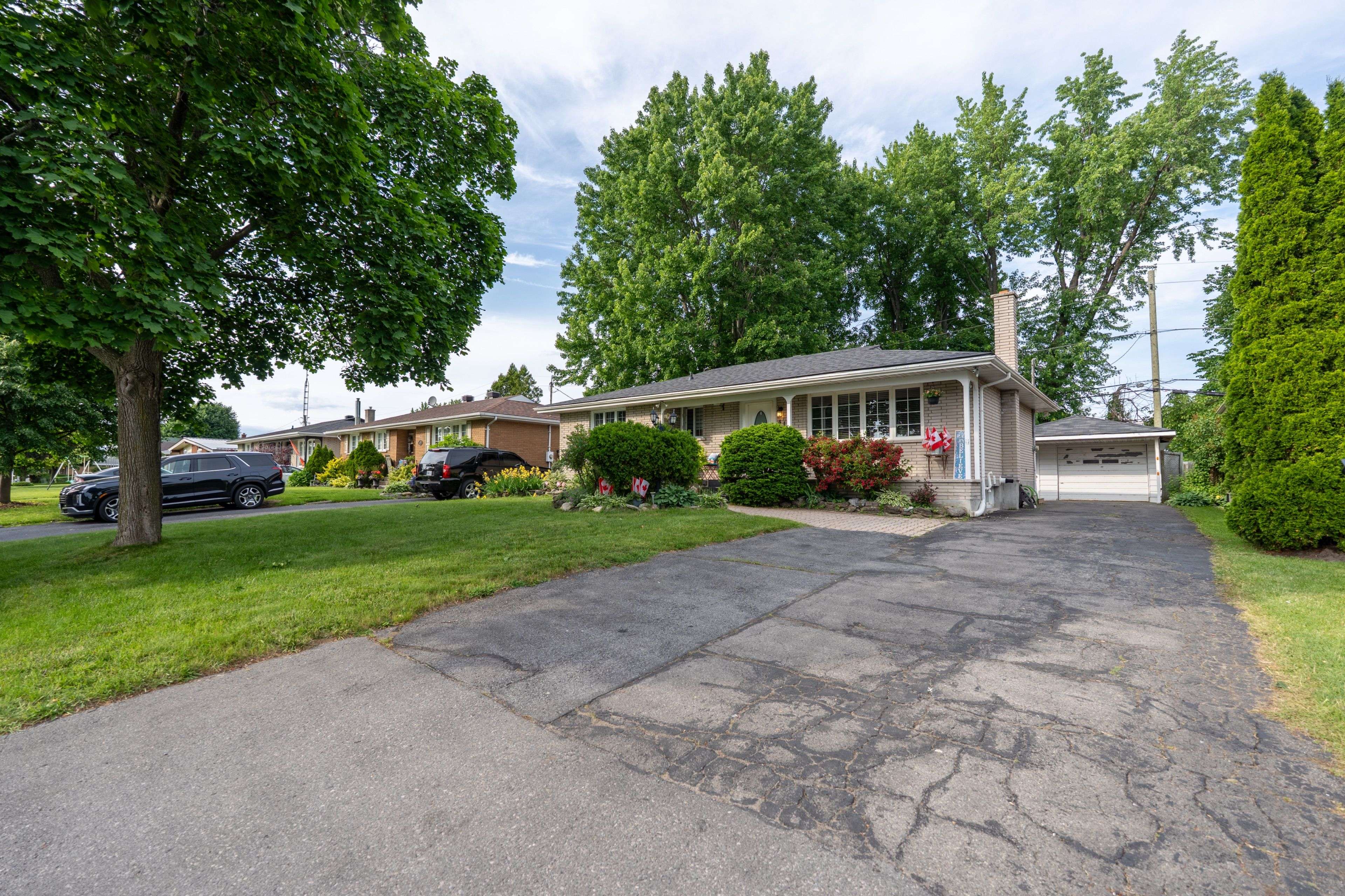 Cornwall, ON K6H 5P4,412 Leitch DR