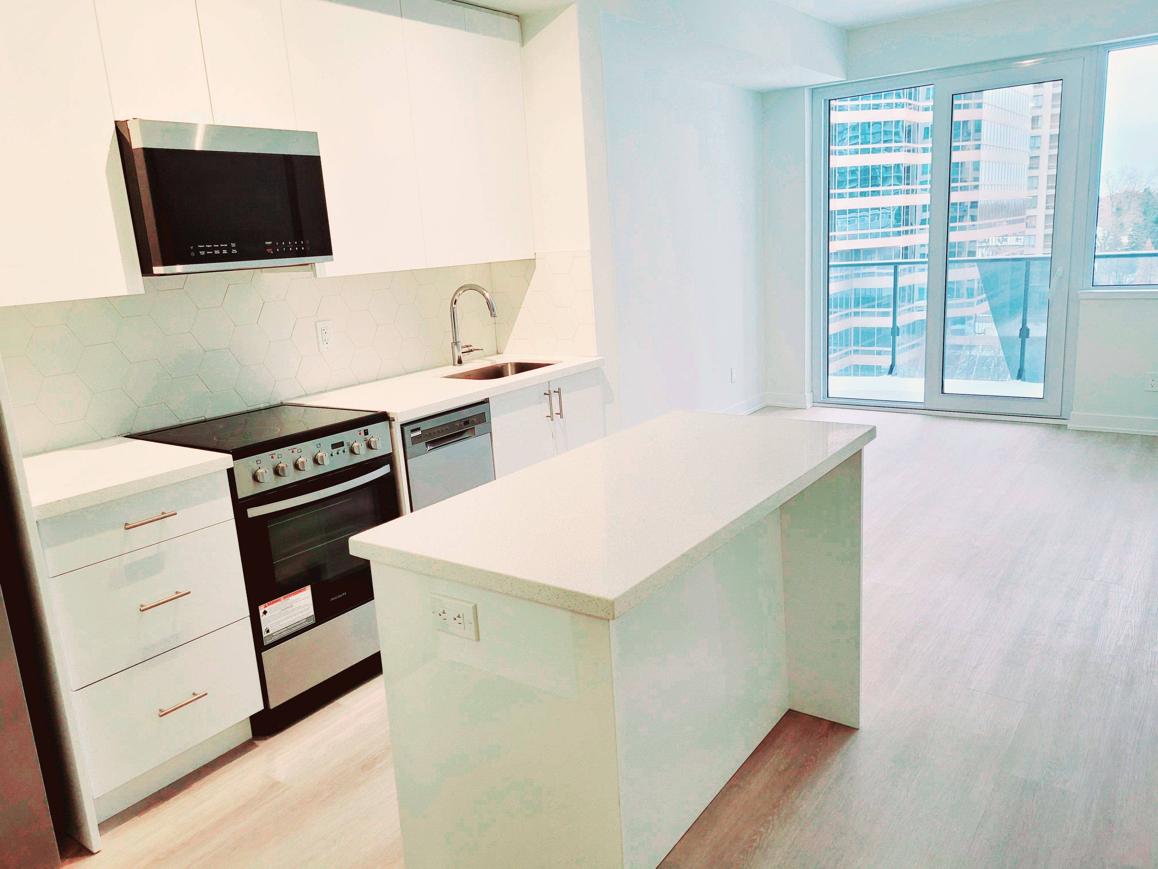 Toronto C07, ON M2N 0L7,15 Ellerslie AVE #601