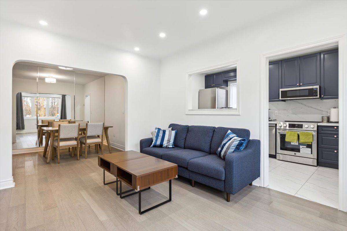 Toronto E03, ON M4C 2W5,887 Cosburn AVE