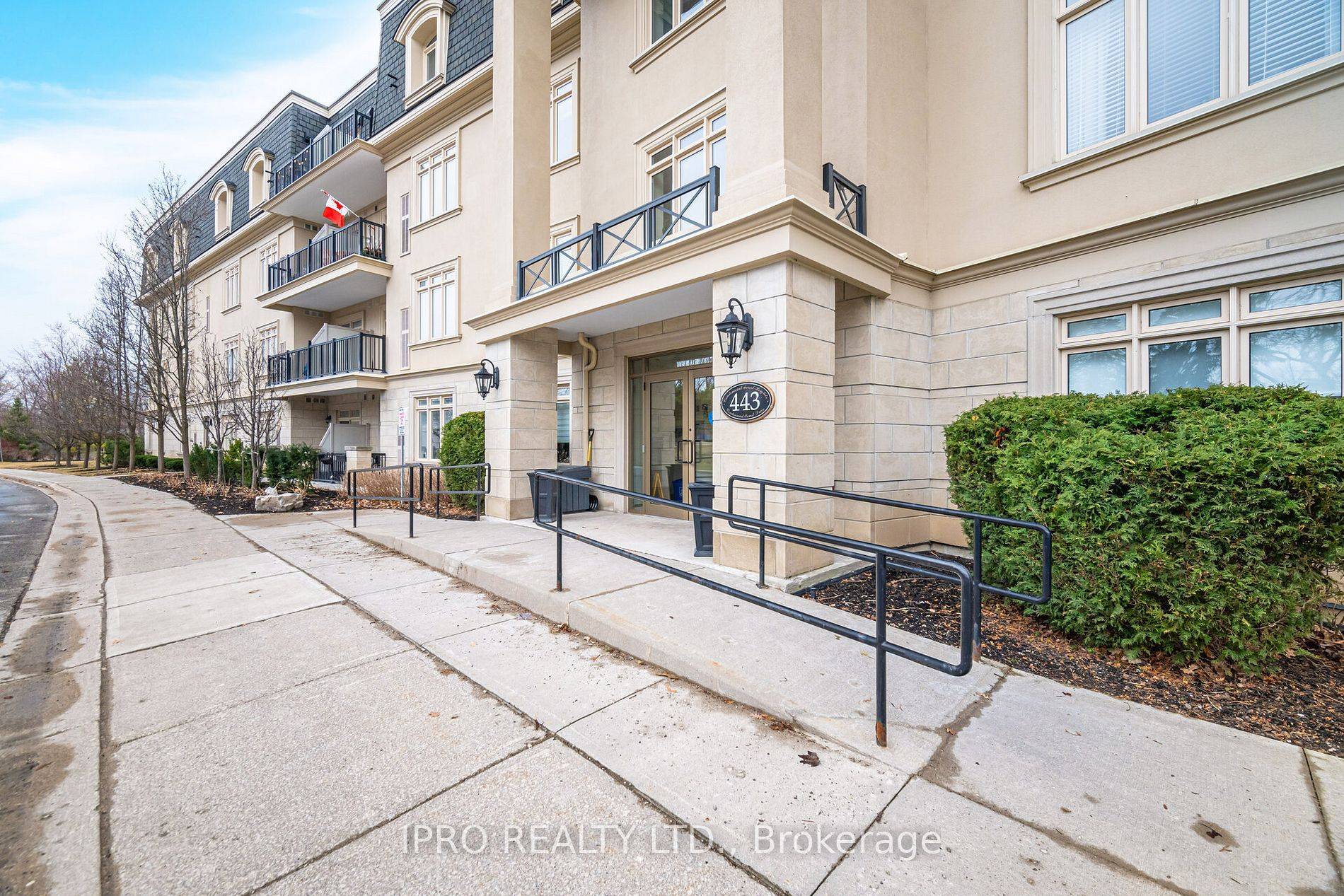 Milton, ON L9T 6A1,443 Centennial Forest DR #PH 408