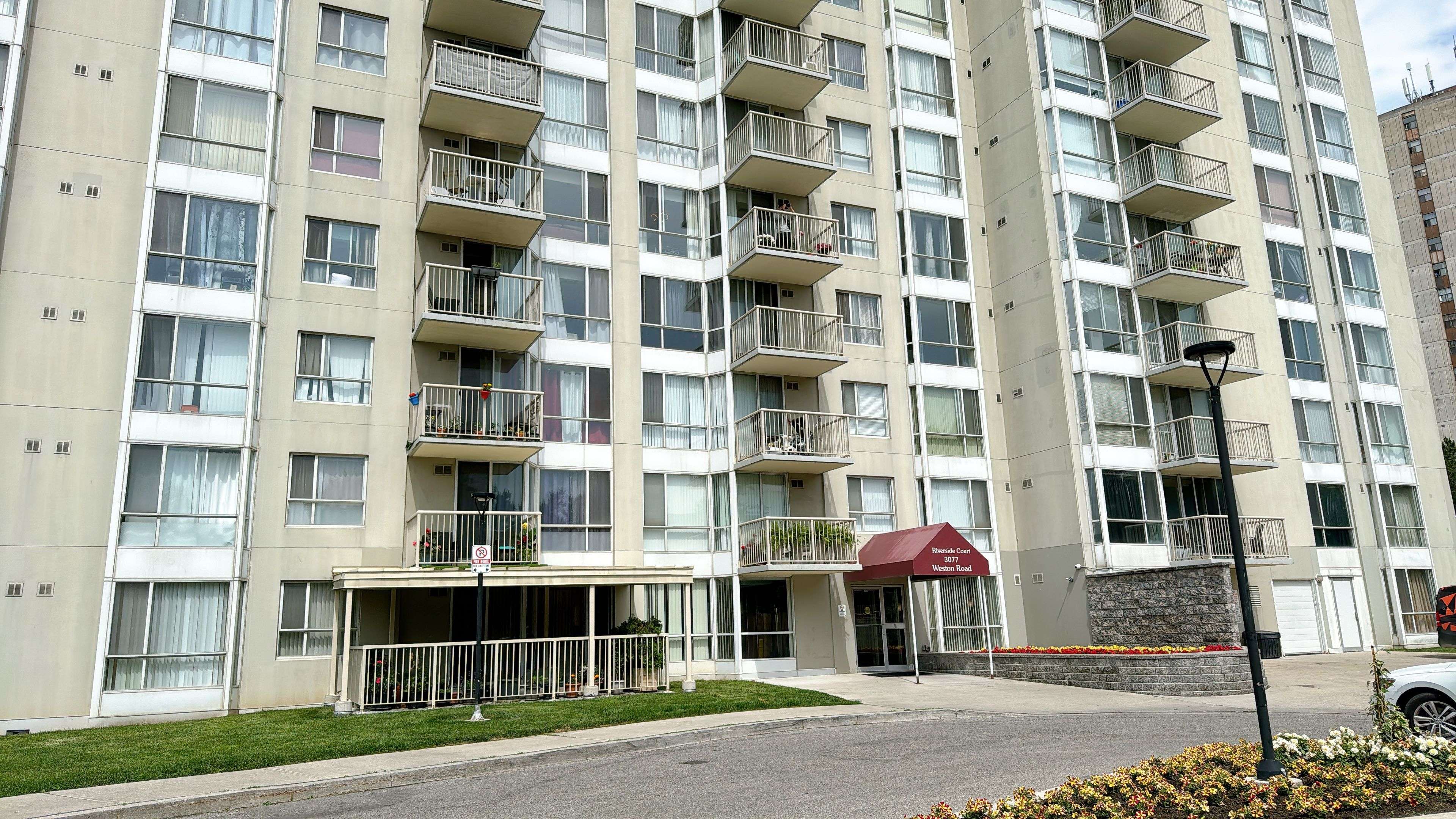 Toronto W05, ON M9M 3A1,3077 Weston RD #1006