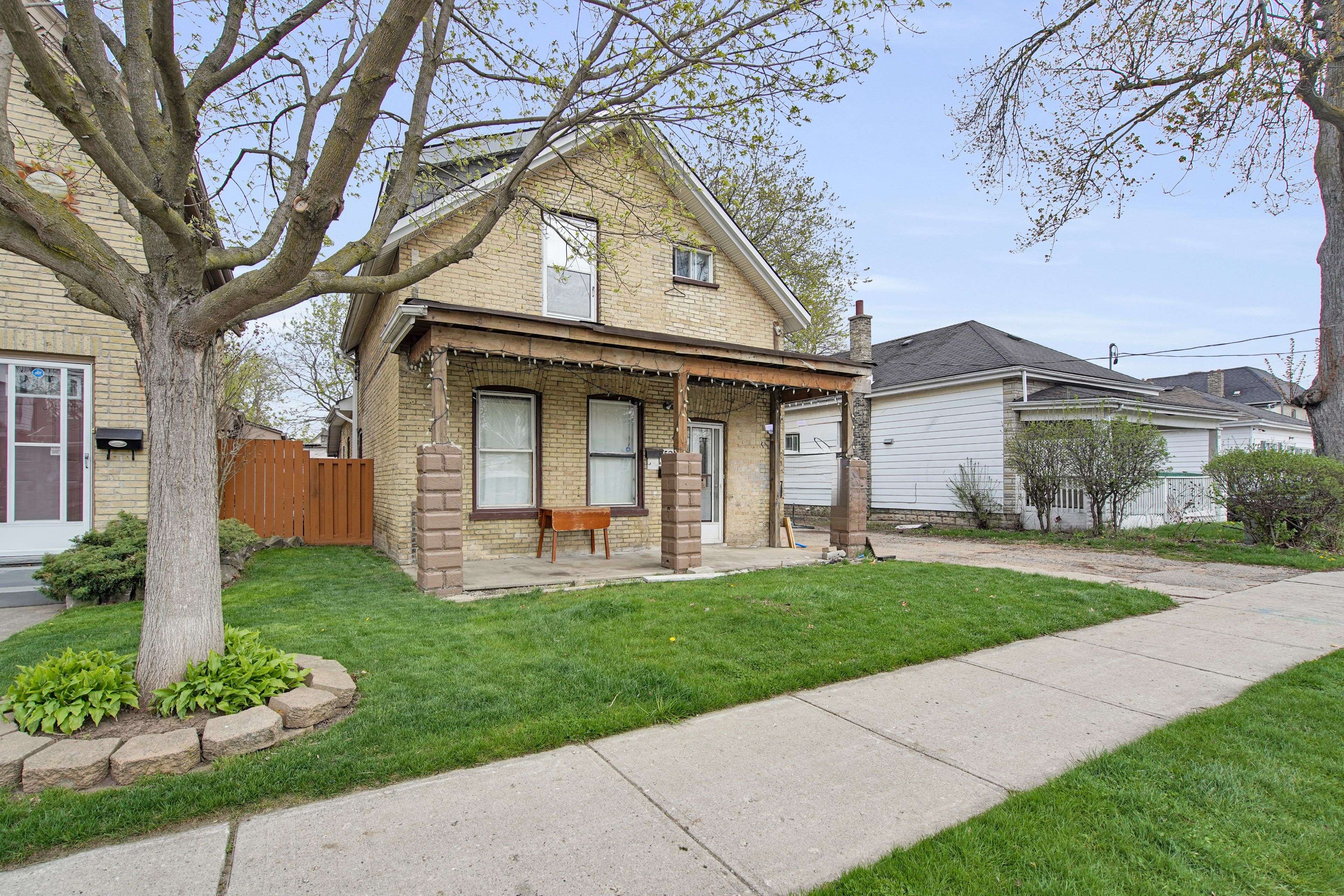 524 Simcoe ST, London East, ON N6B 1K4