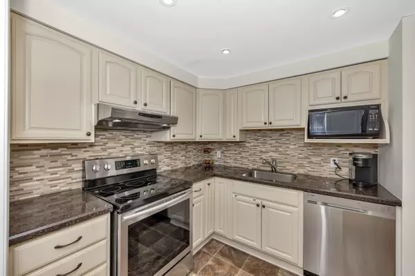 Overbrook - Castleheights And Area, ON K1K 3V2,939 North River RD #302