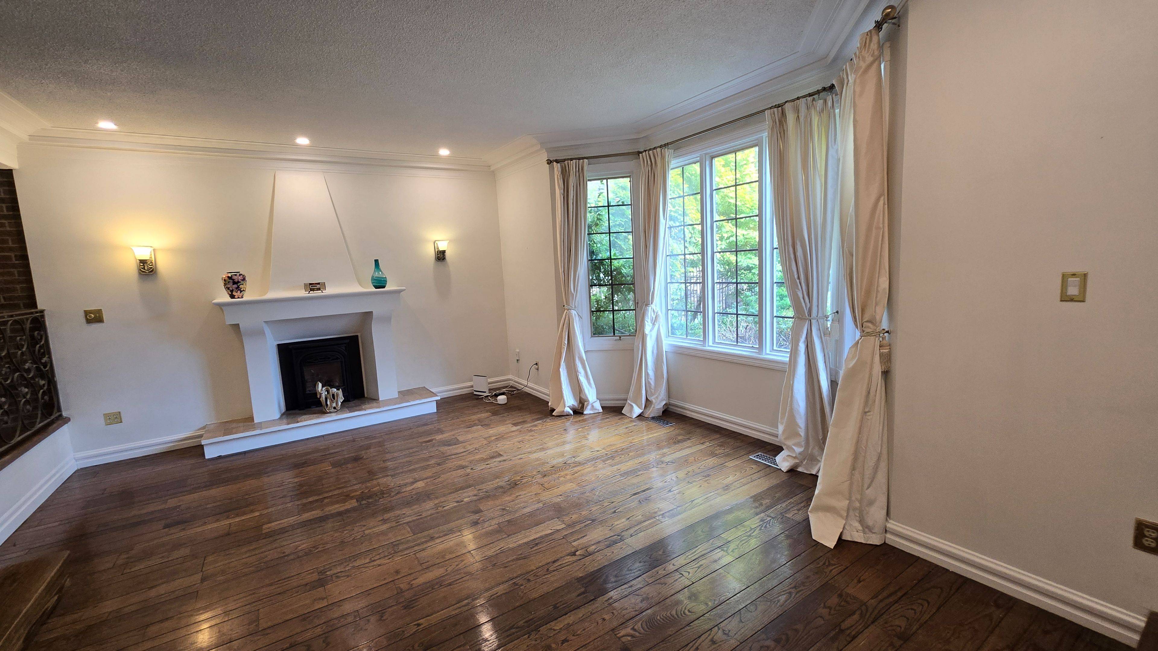 Richmond Hill, ON L4C 3T7,96 Pemberton RD