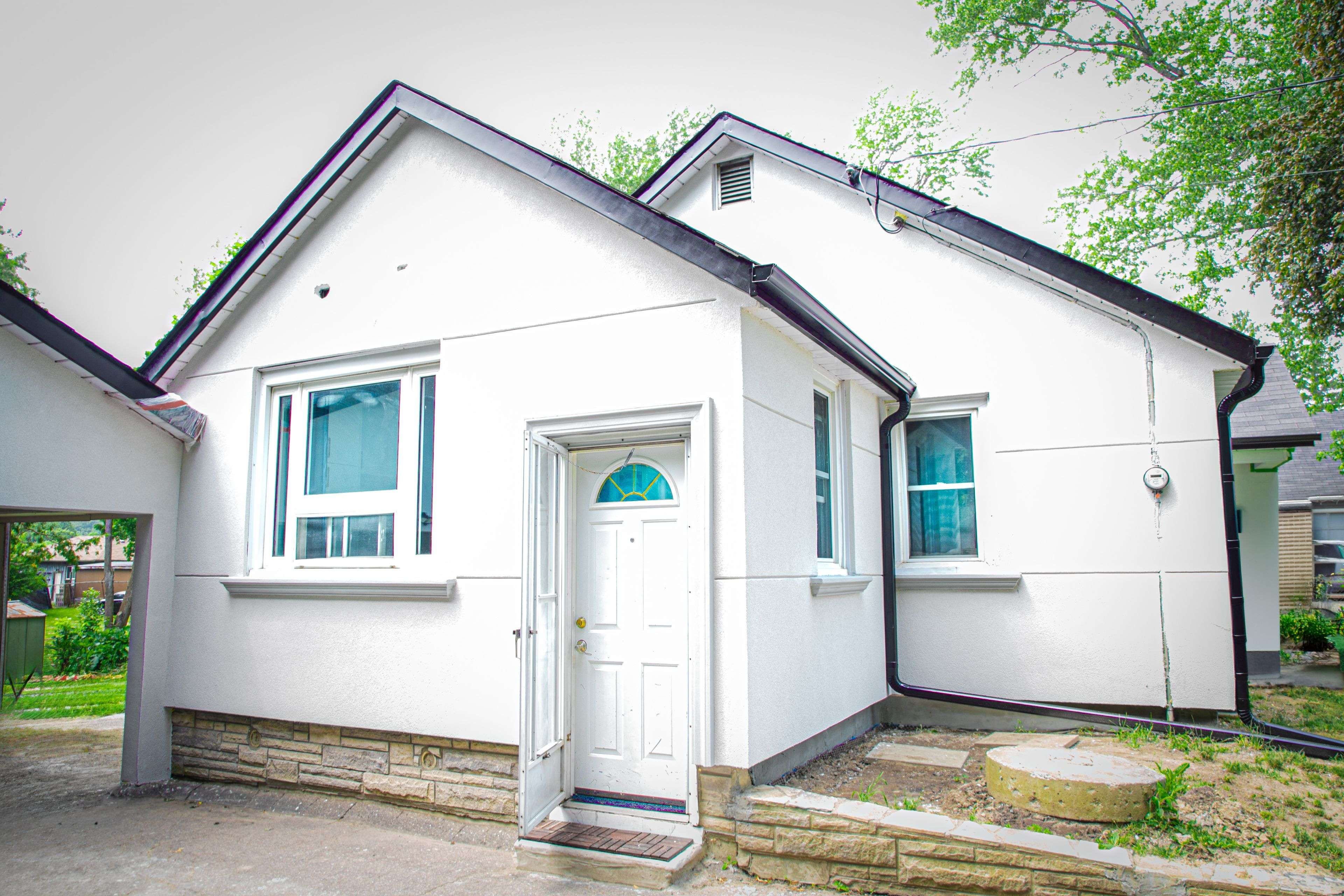 King, ON L7B 1A3,14376 Jane ST