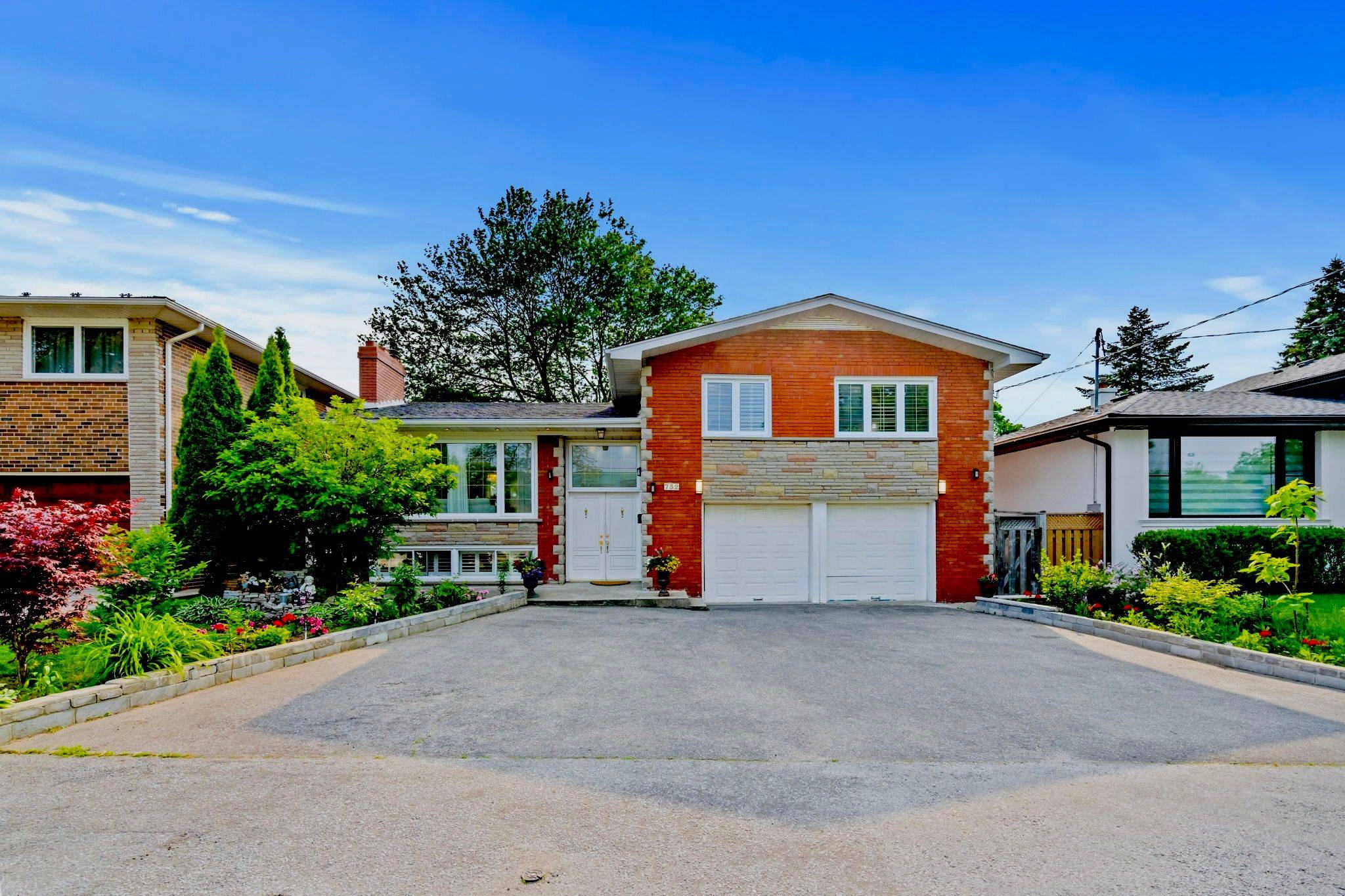 732 Royal York RD, Toronto W07, ON M8Y 2T6