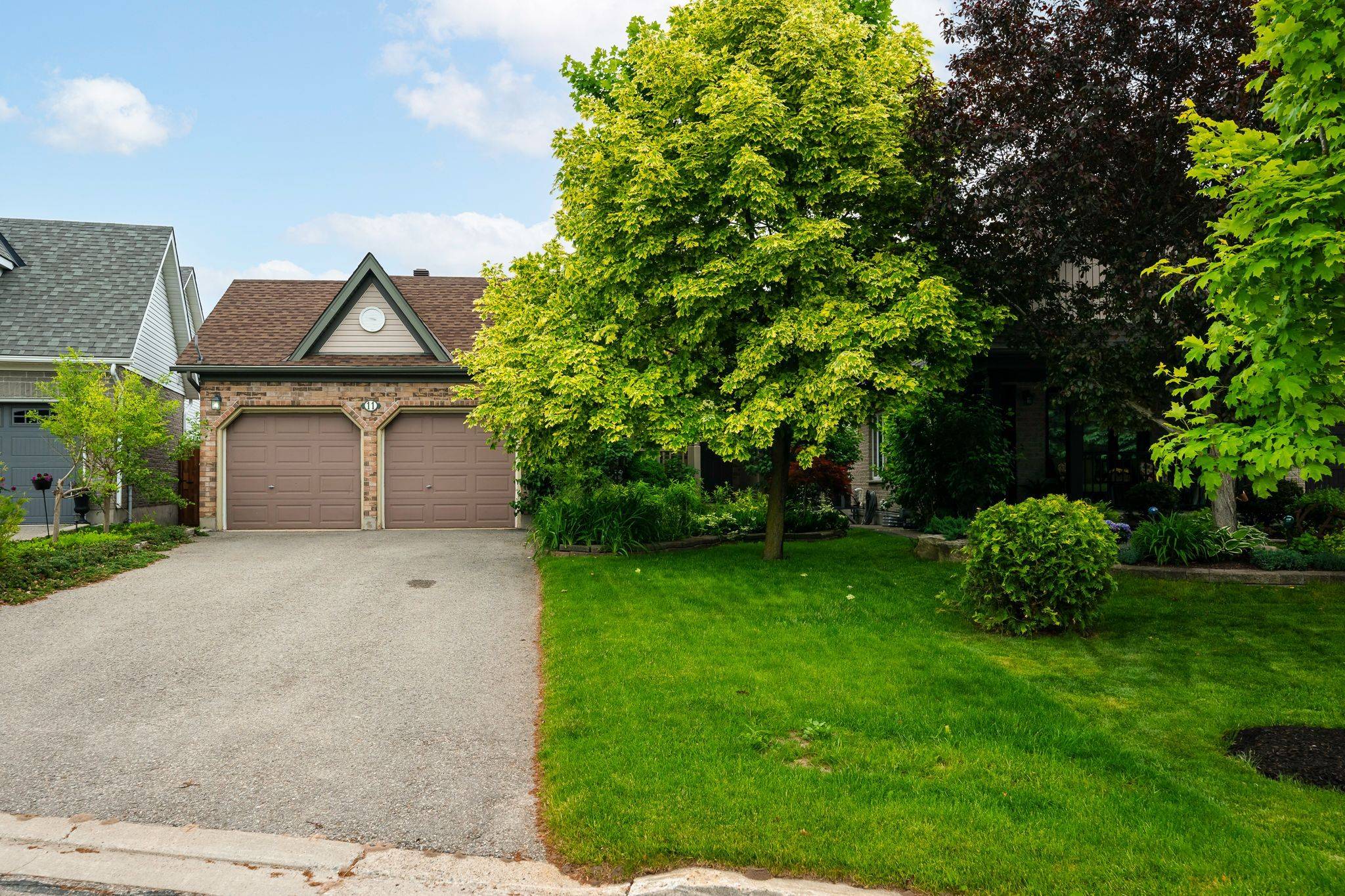 11 Palace CT, Orangeville, ON L9W 5E6