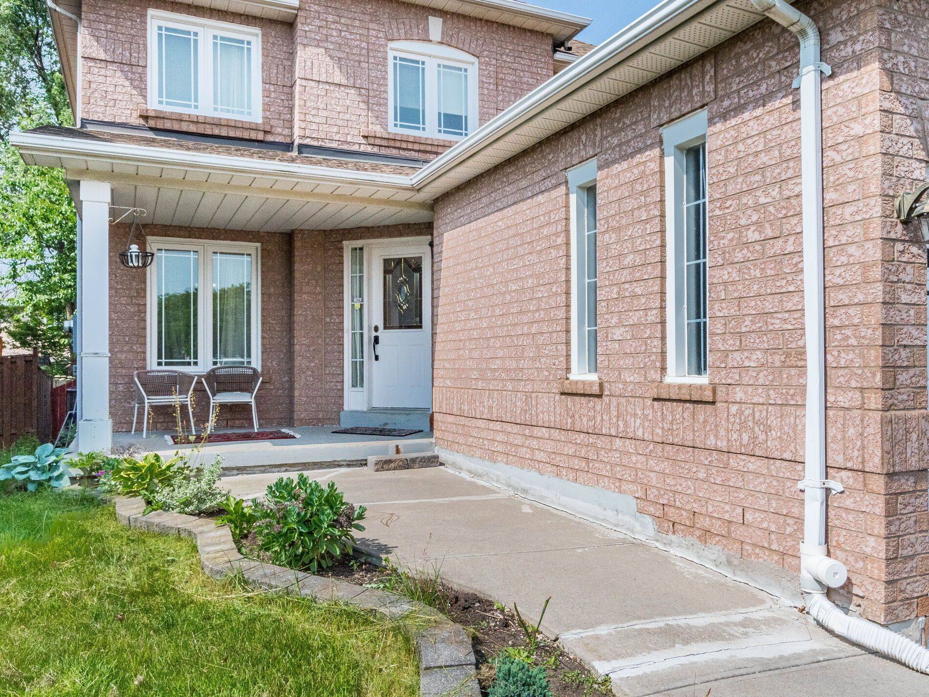 Mississauga, ON L5V 2G3,6286 Mccovey DR