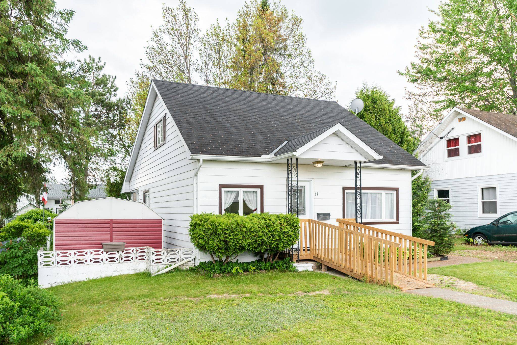 Deep River, ON K0J 1P0,11 Troyes ST