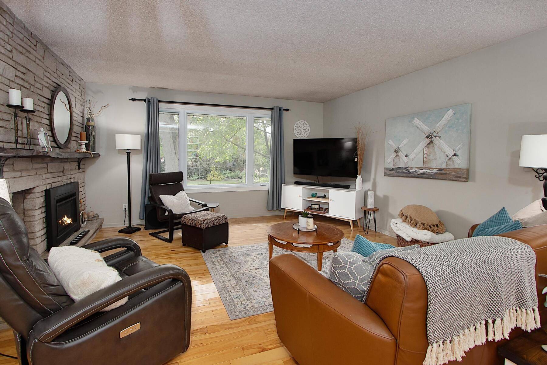 London East, ON N5V 2N8,1183 Addison DR