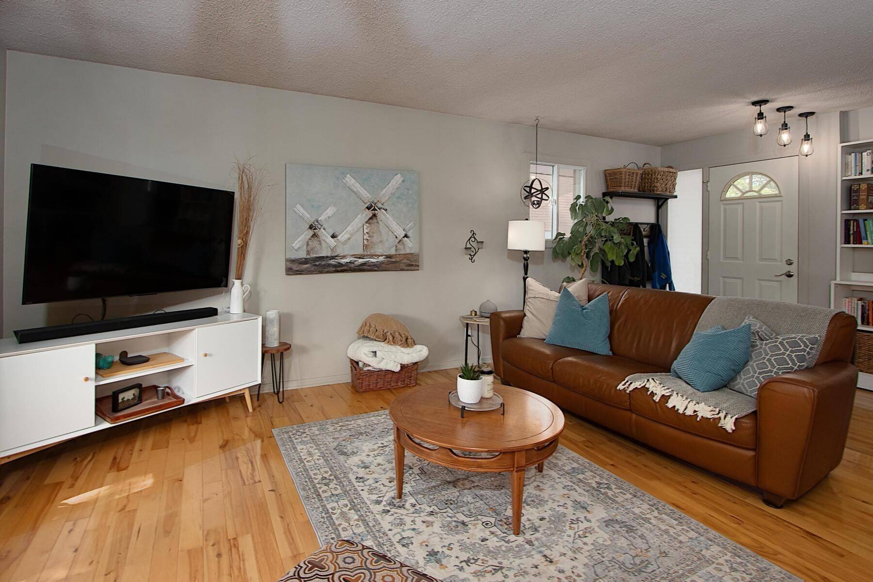 London East, ON N5V 2N8,1183 Addison DR