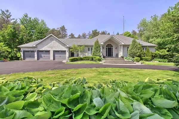 East Gwillimbury, ON L0G 1M0,8 Pelosi WAY