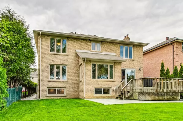 Richmond Hill, ON L4C 6N9,35 Mackay DR