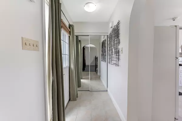 Brampton, ON L6S 1N9,8 Heatherside CT S
