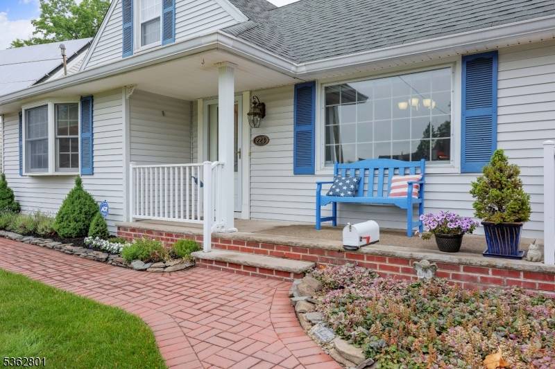 Clark Twp., NJ 07066,223 East Ln