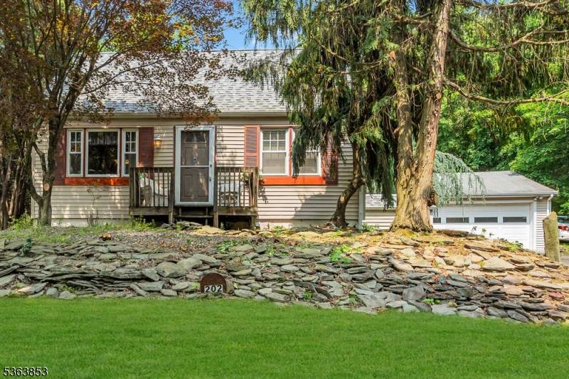 202 Pleasant Run Rd, Readington Twp., NJ 08853