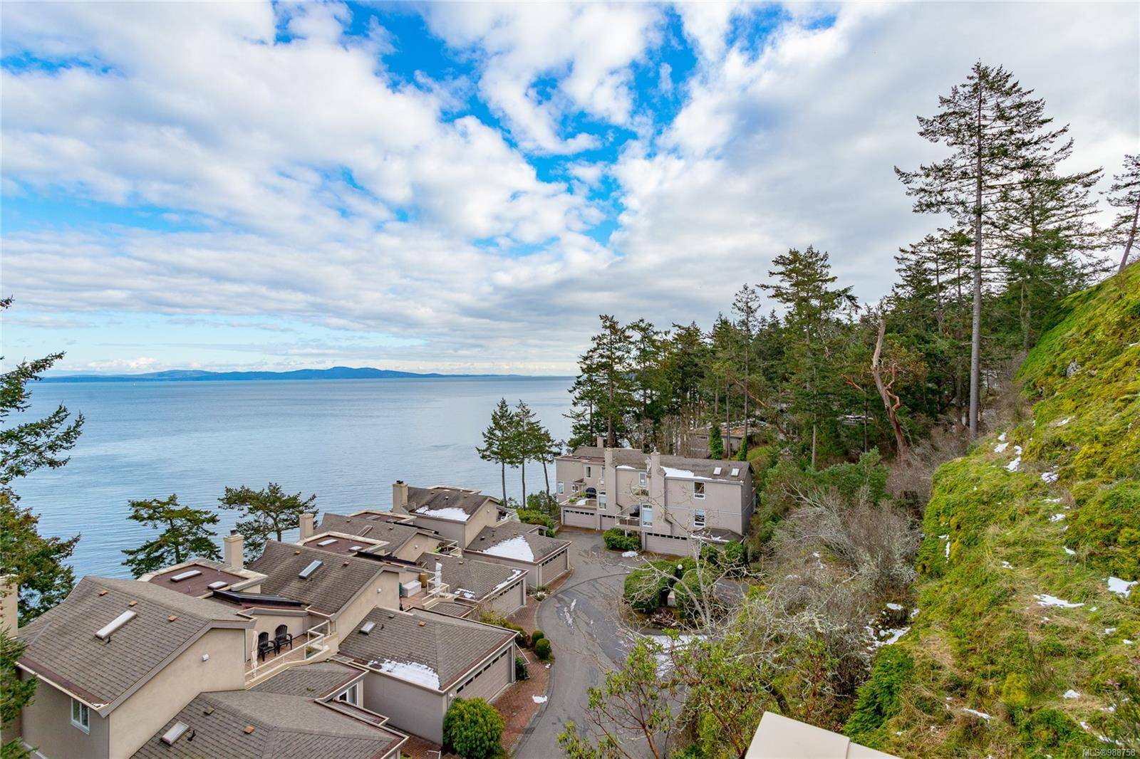 Saanich, BC V9Y 2J7,4771 Cordova Bay Rd #9