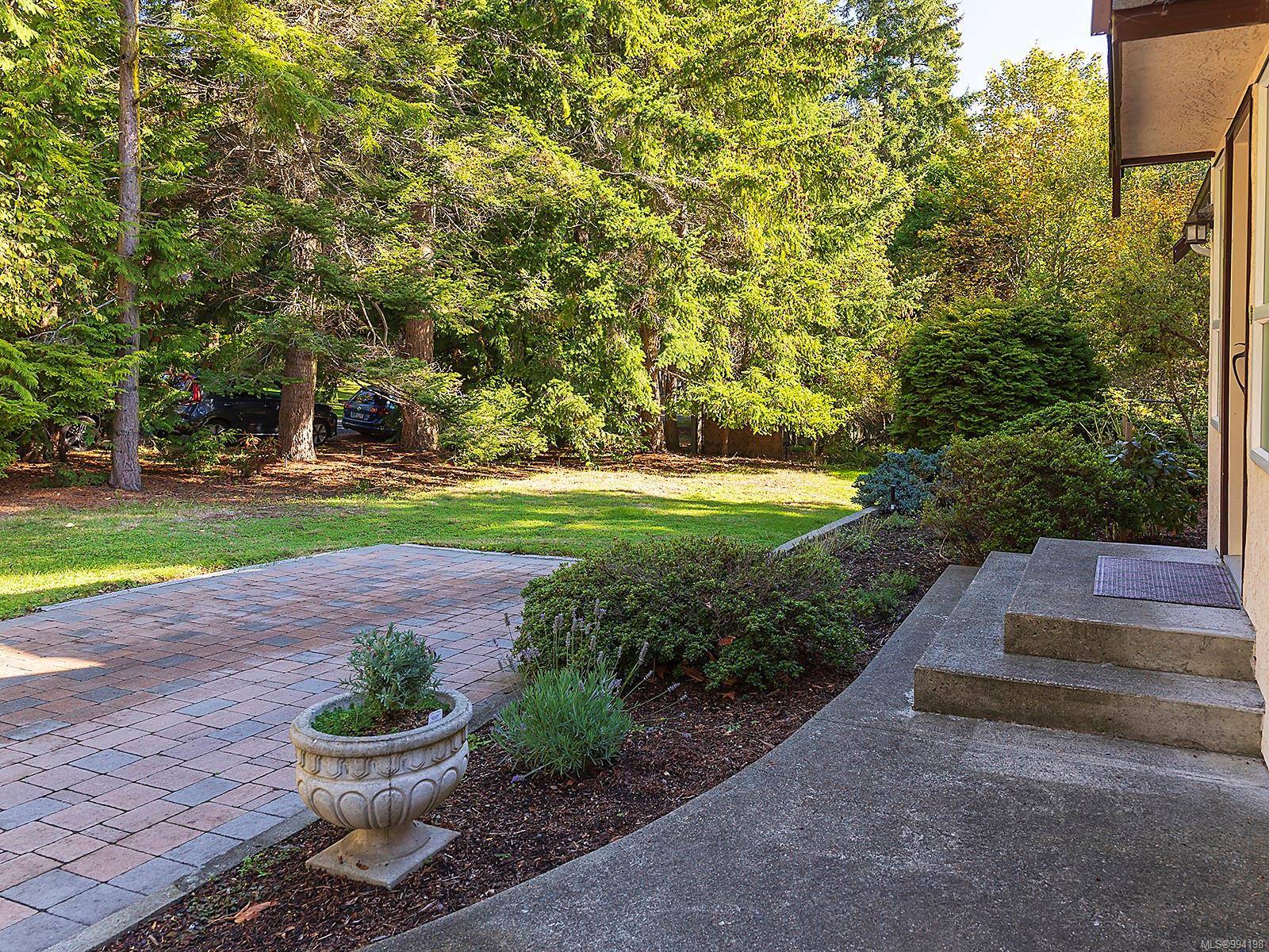 Saanich, BC V8N 1M2,2905 Tudor Ave