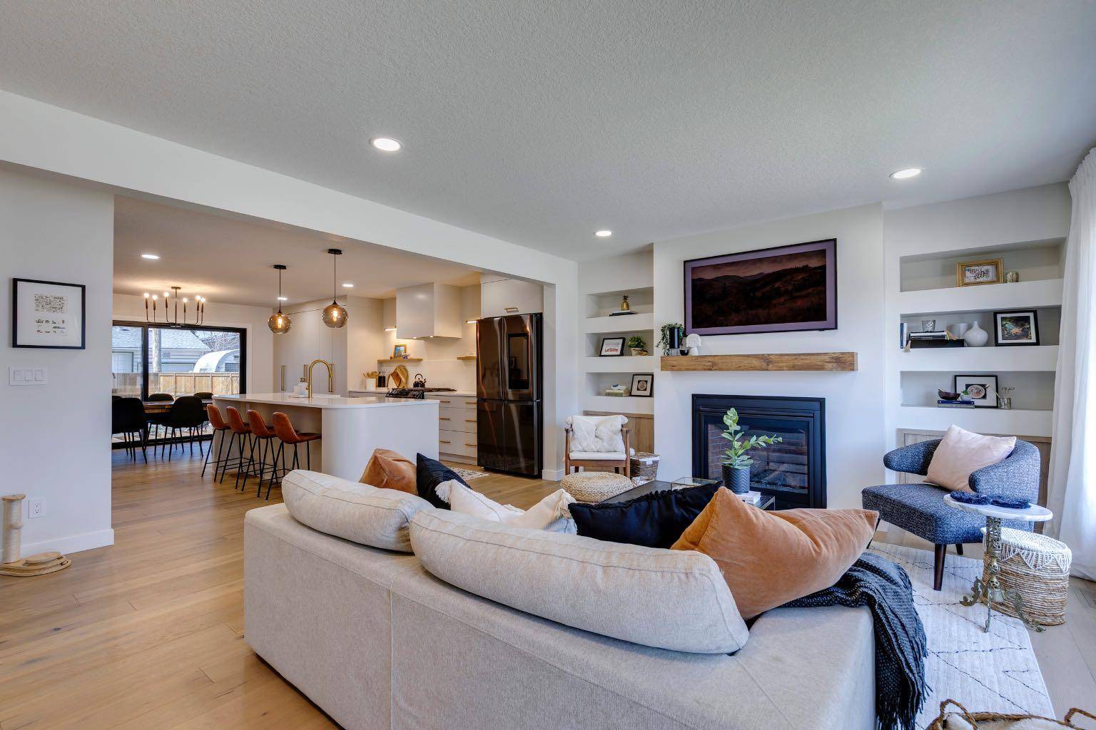 Calgary, AB T3E5Z5,3740 Logan CRES SW