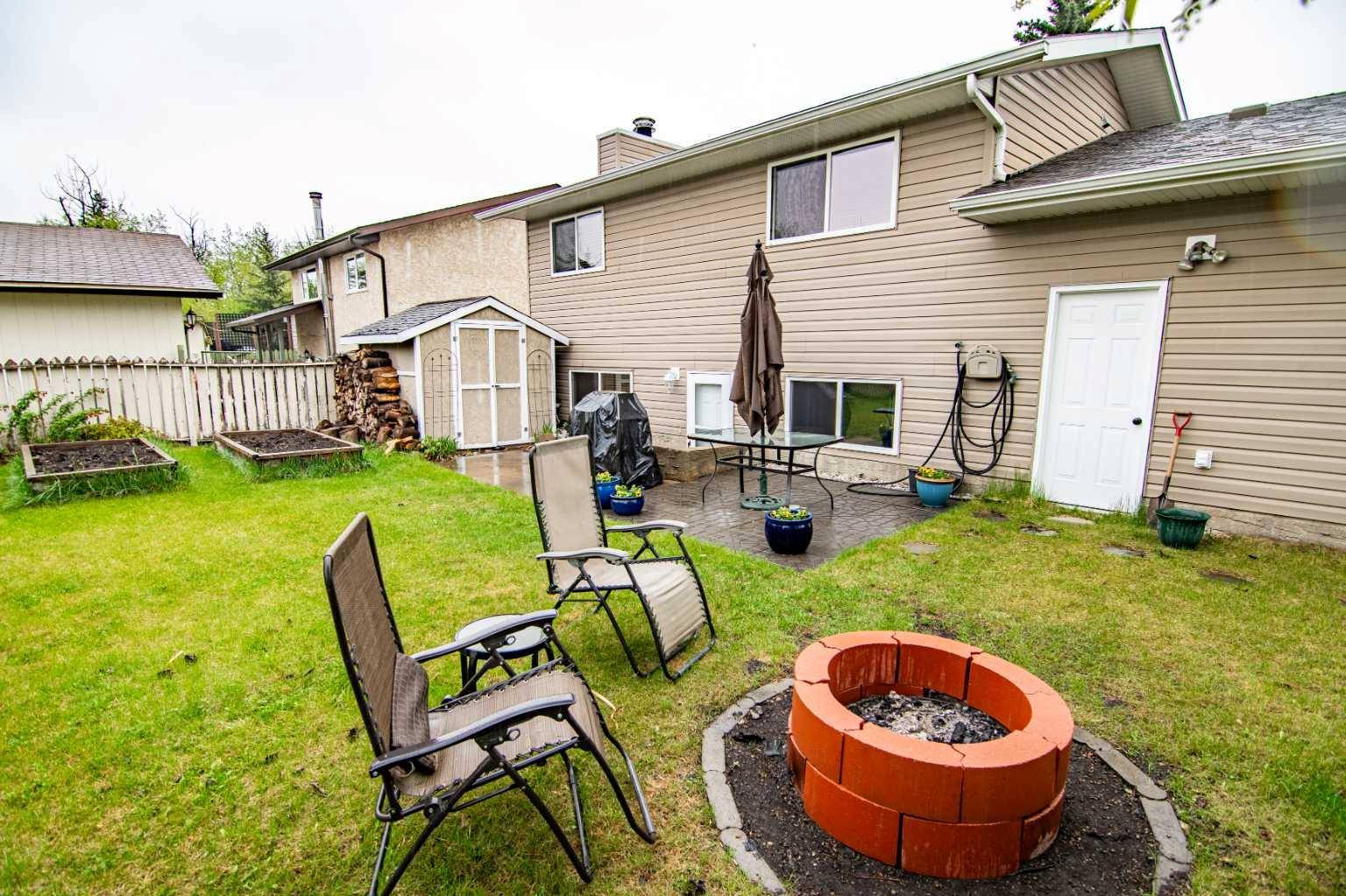 Lacombe, AB T4L 1V3,41 Willow CRES