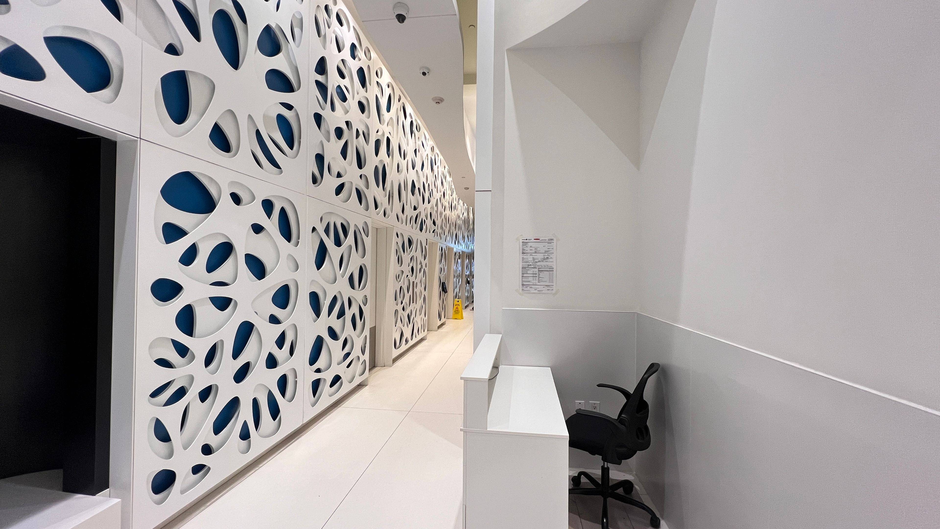 1 Bloor ST E #2408, Toronto C08, ON M4W 1A9