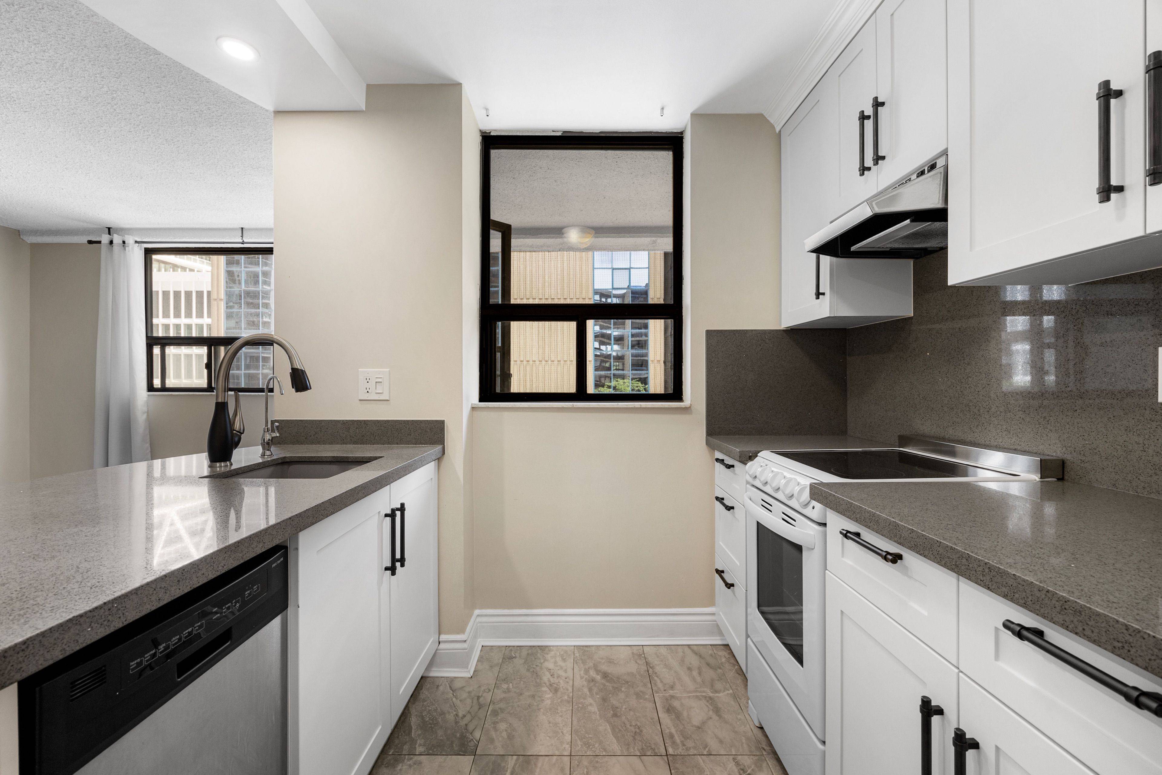 Toronto C01, ON M5T 2X6,80 St Patrick ST #425