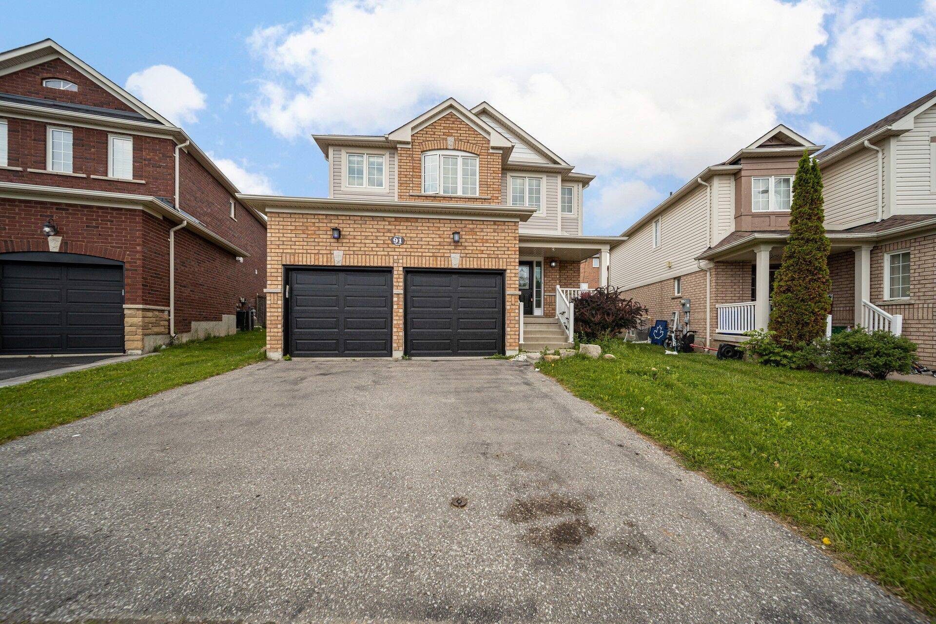 Clarington, ON L1C 0C9,91 Laprade SQ