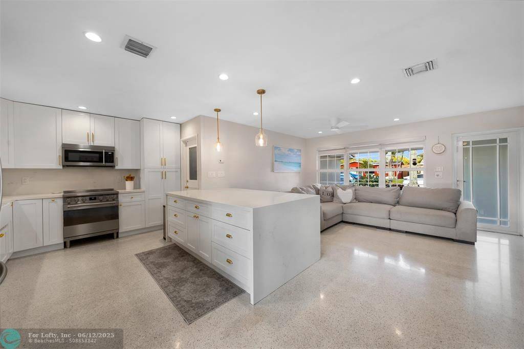 Hollywood, FL 33020,2104 N 14th Ter