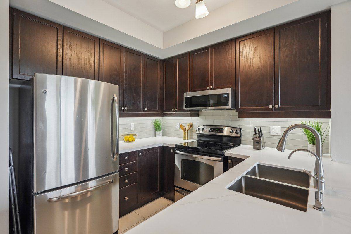 Mississauga, ON L5A 0A1,570 Lolita GDNS #345