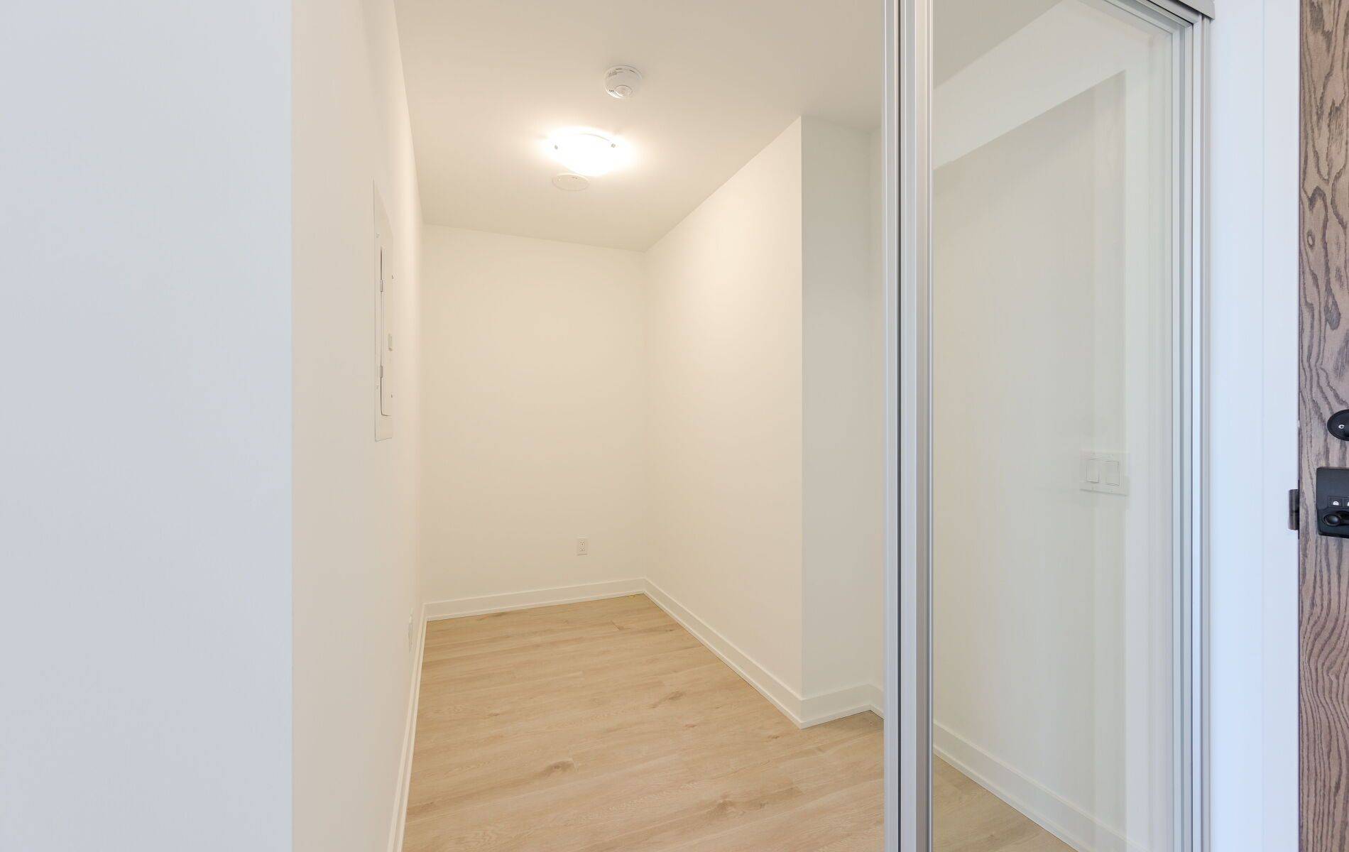 Mississauga, ON L5J 0A2,1035 Southdown RD #1608