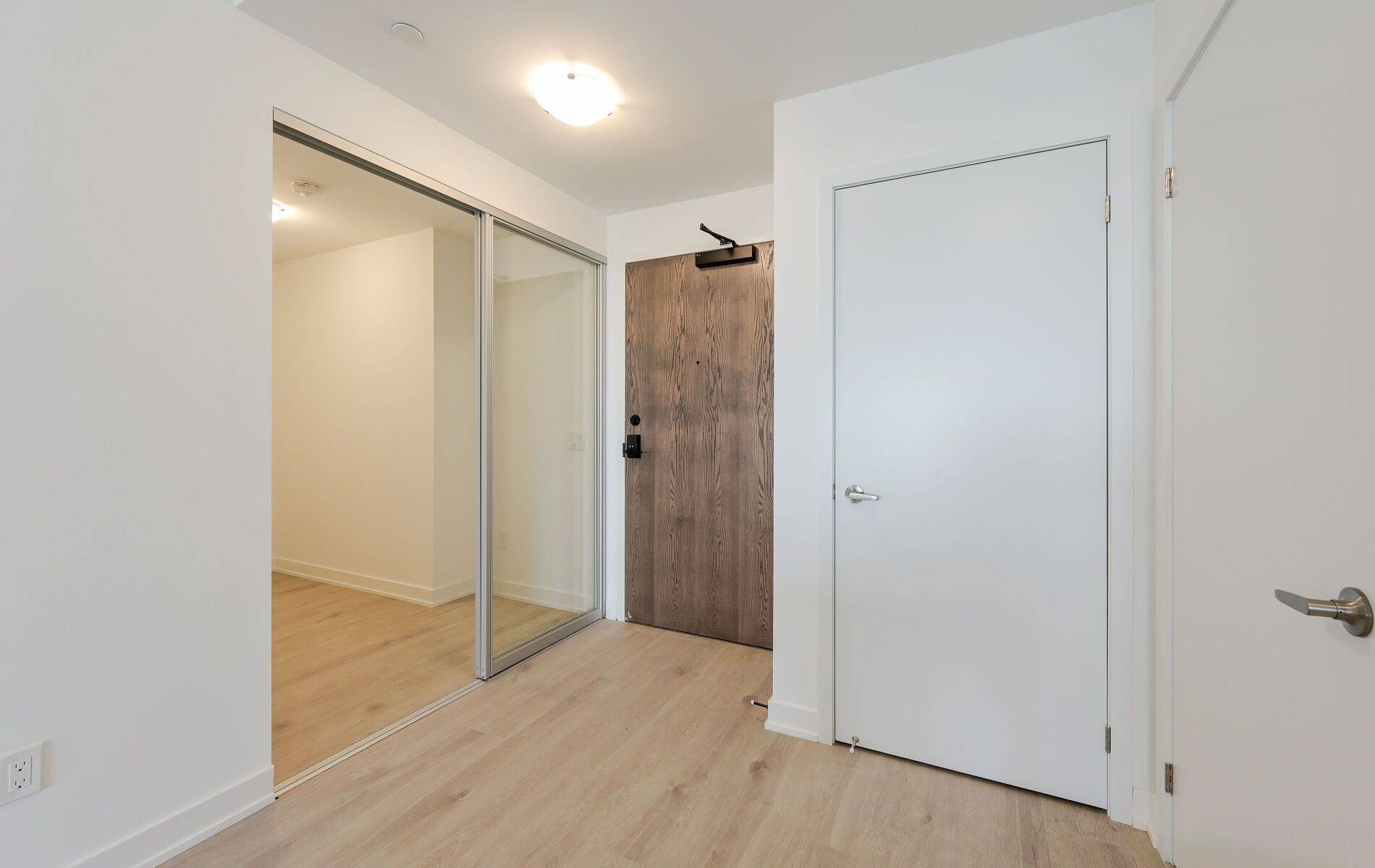 Mississauga, ON L5J 0A2,1035 Southdown RD #1608
