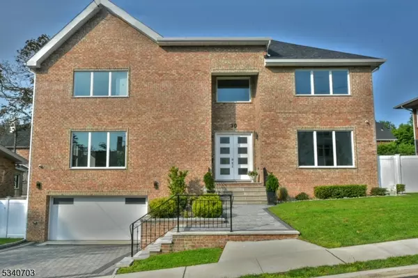 30 Cortland Pl, Cliffside Park Boro, NJ 07010