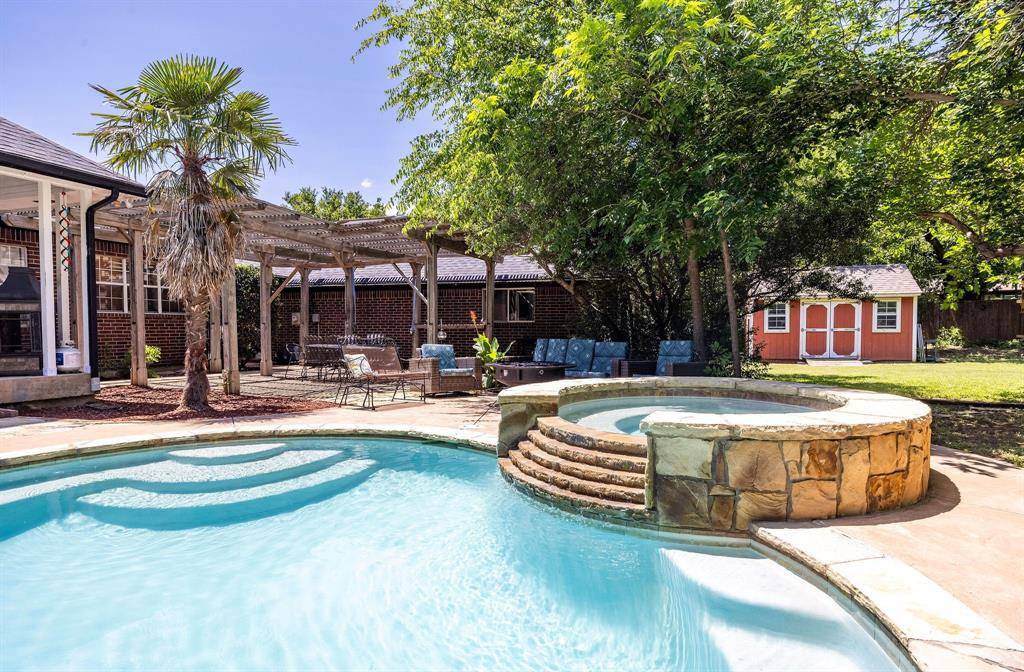 Granbury, TX 76049,720 Aqua Vista Drive