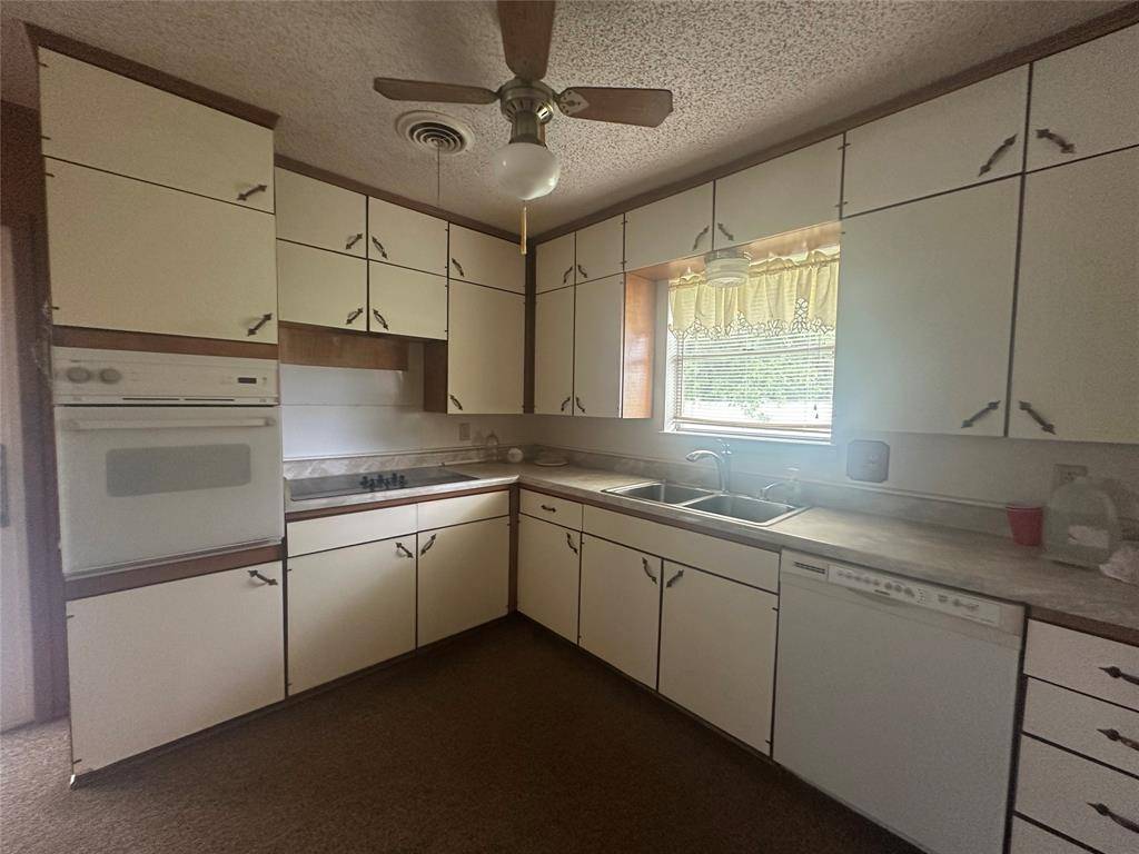 Mineral Wells, TX 76067,1916 11th Street
