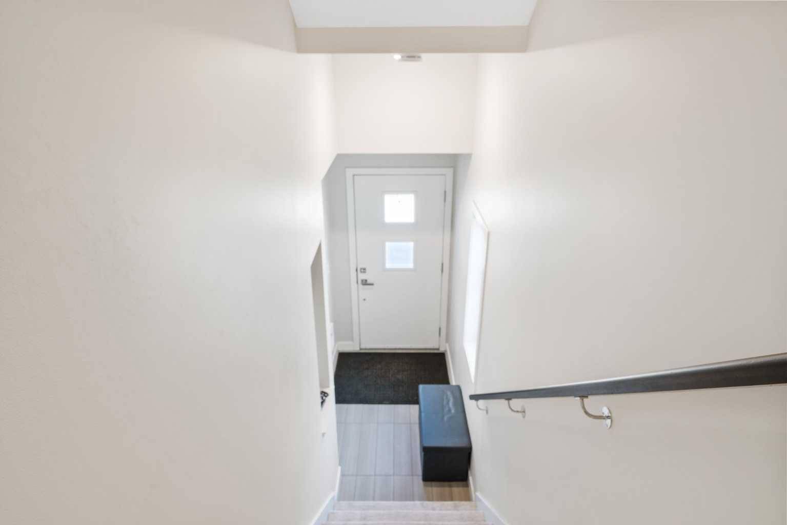 Calgary, AB T2X 4C4,960 Walden DR Southeast