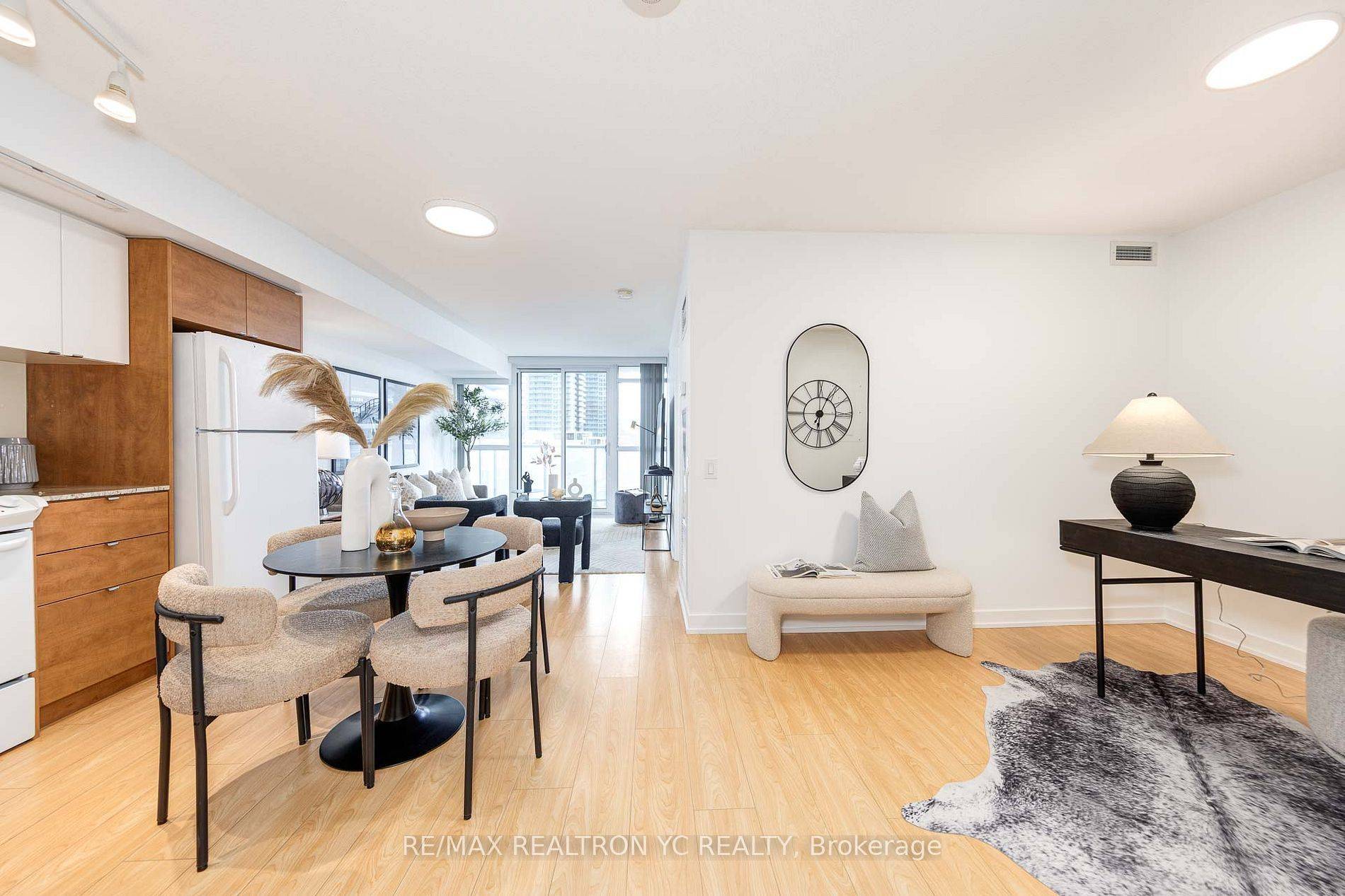Toronto C15, ON M2K 0C1,121 Mcmahon DR #710