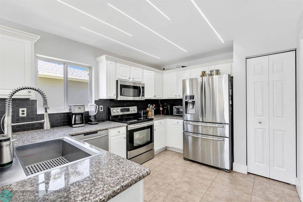 Deerfield Beach, FL 33442,1220 SW 46th Ter