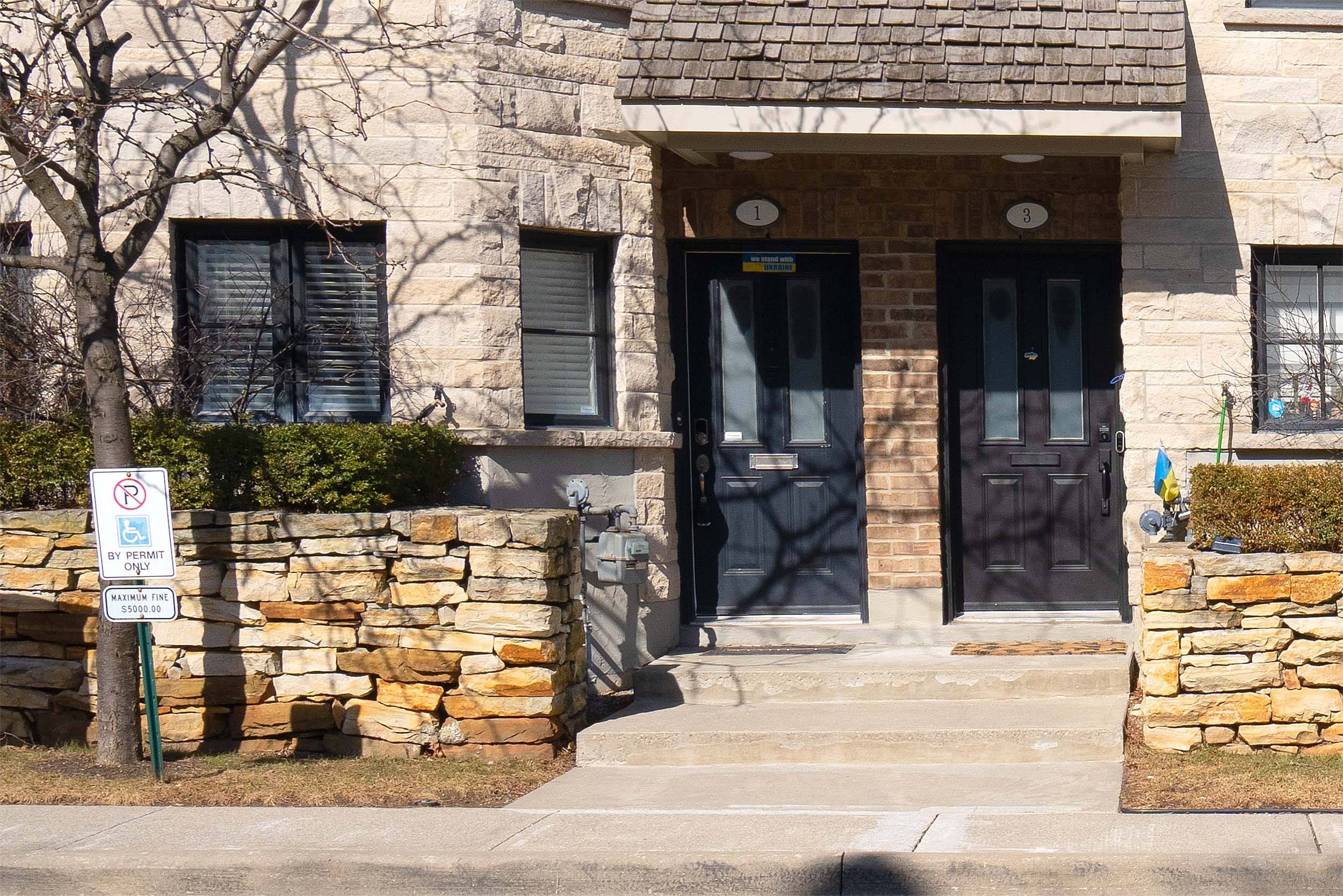 Mississauga, ON L4X 0A3,1812 Burnhamthorpe RD E #01
