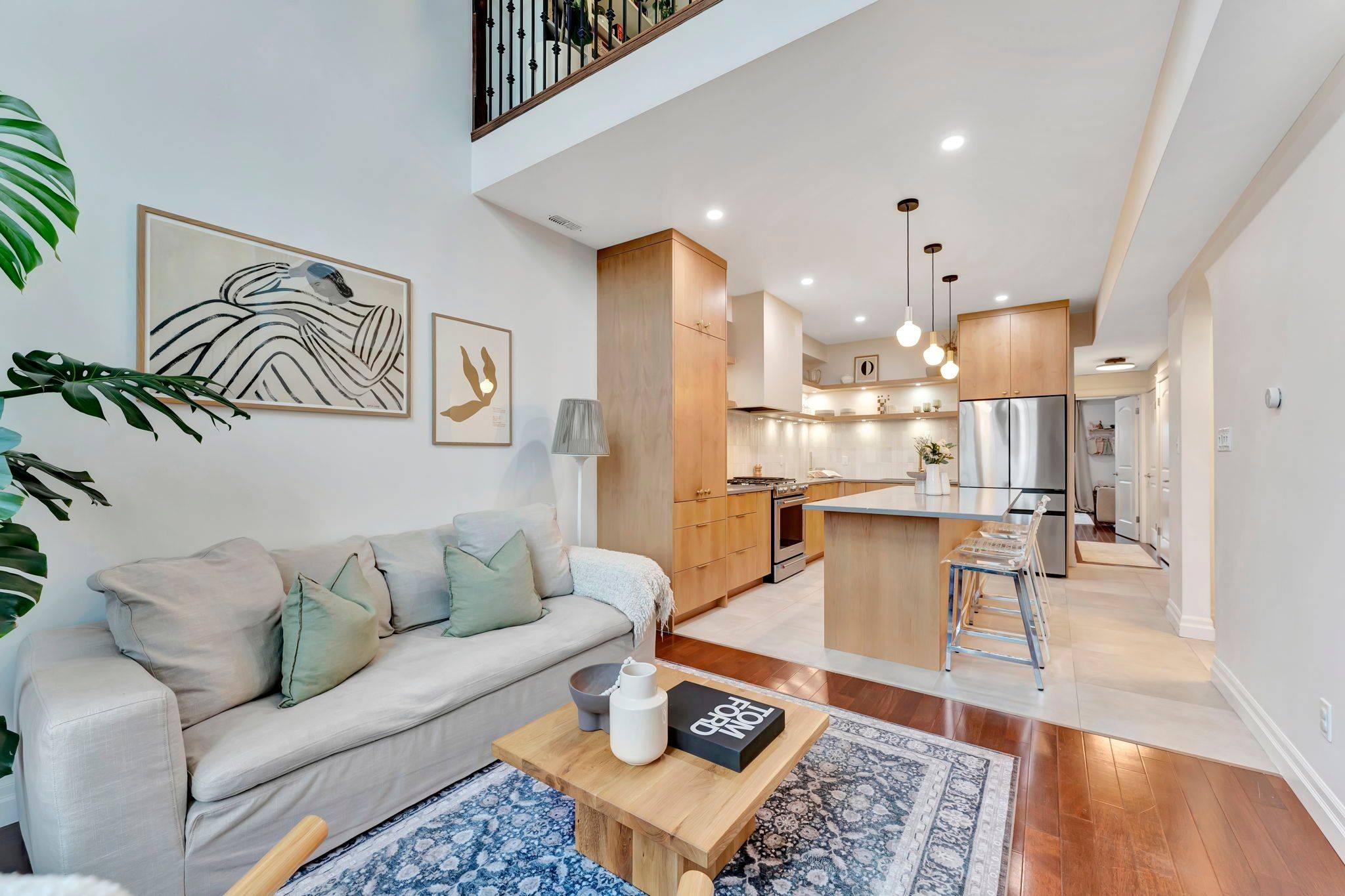 Kitchener, ON N2G 2L9,555 King ST E #303