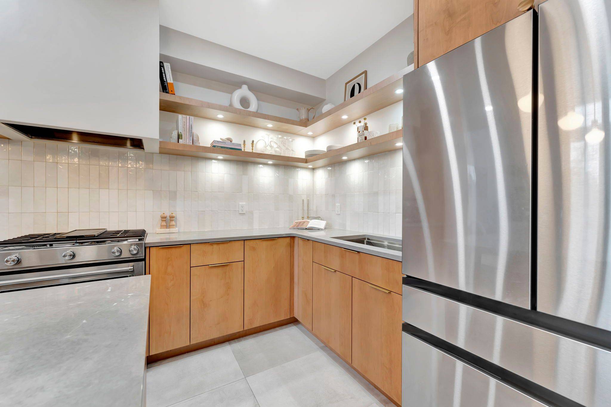 Kitchener, ON N2G 2L9,555 King ST E #303