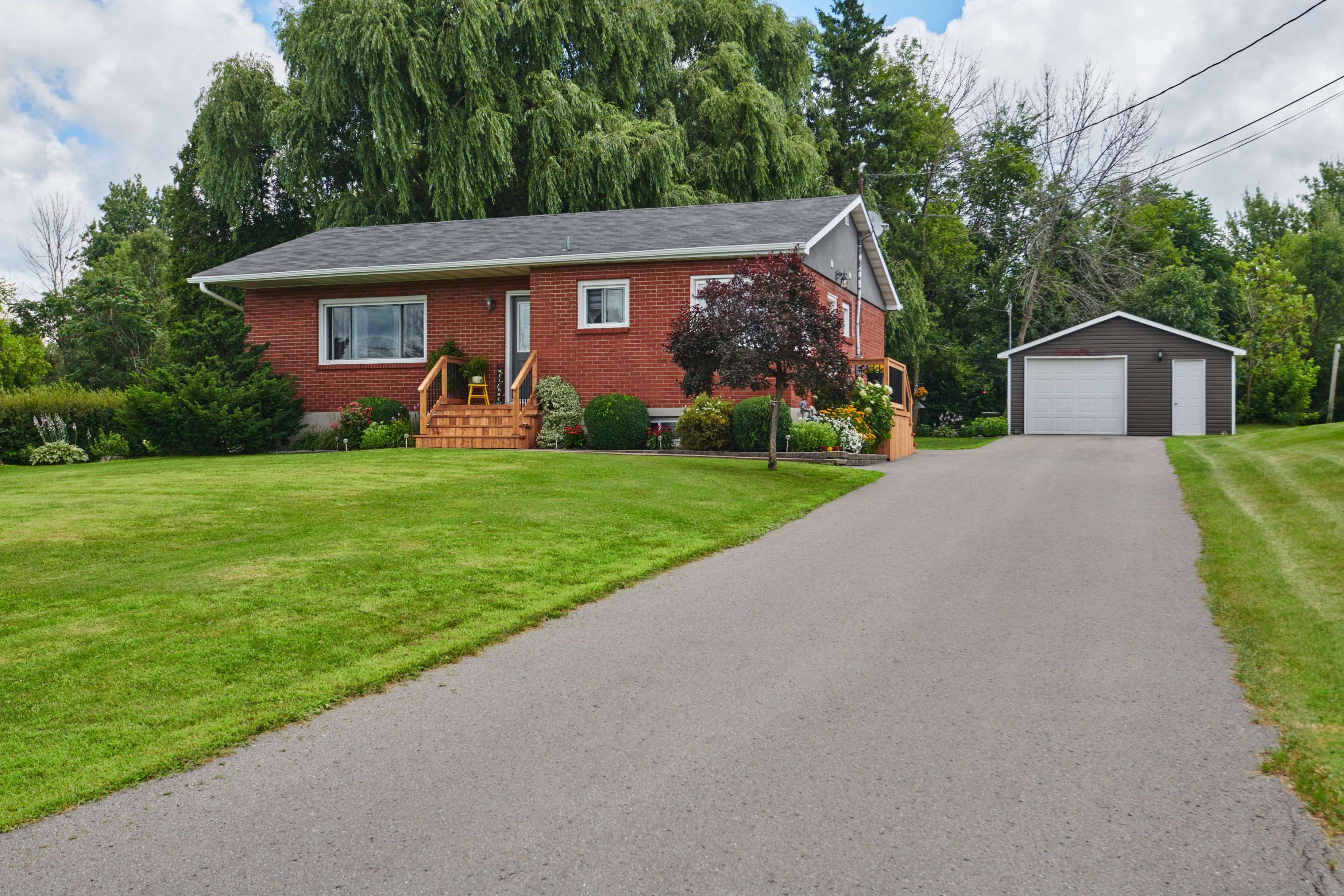 6711 Purcell RD, South Glengarry, ON K6H 7R5