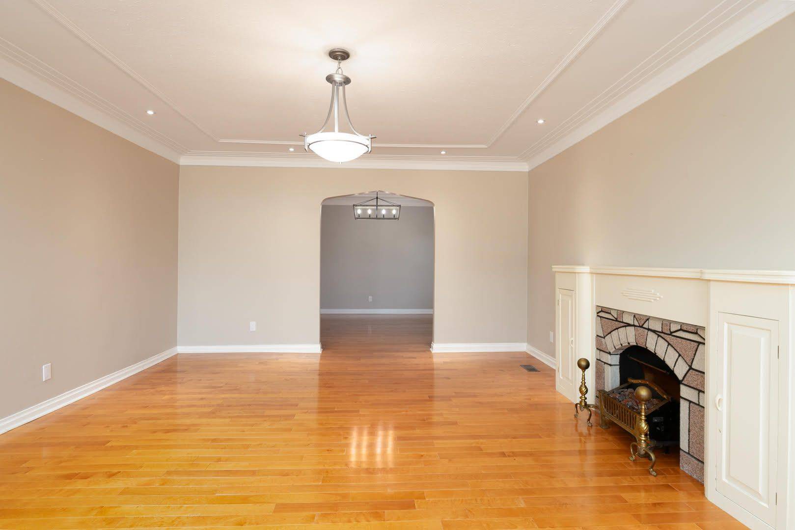 Brighton, ON K0K 1H0,76 Young ST #Upper