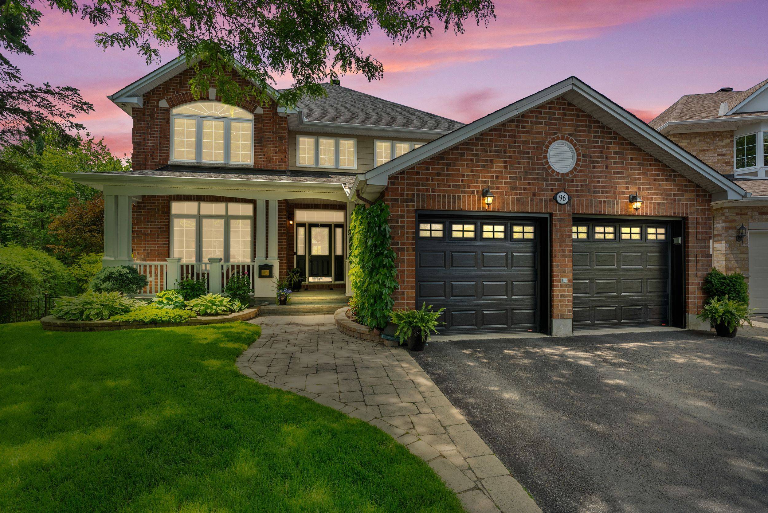 Kanata, ON K2K 3N2,96 Manning CT