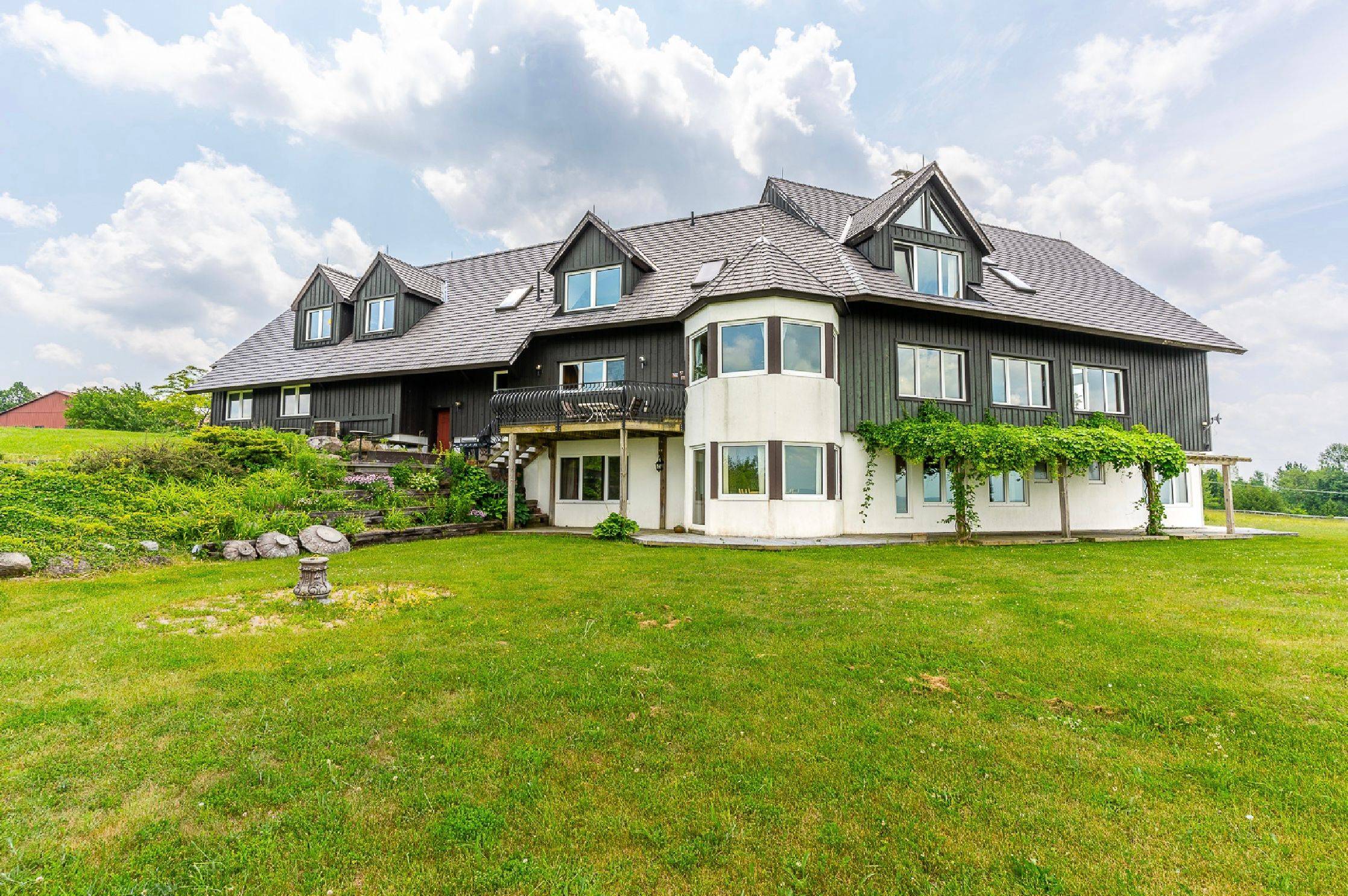 Blue Mountains, ON N0H 1J0,496083 Grey Road 2 RD
