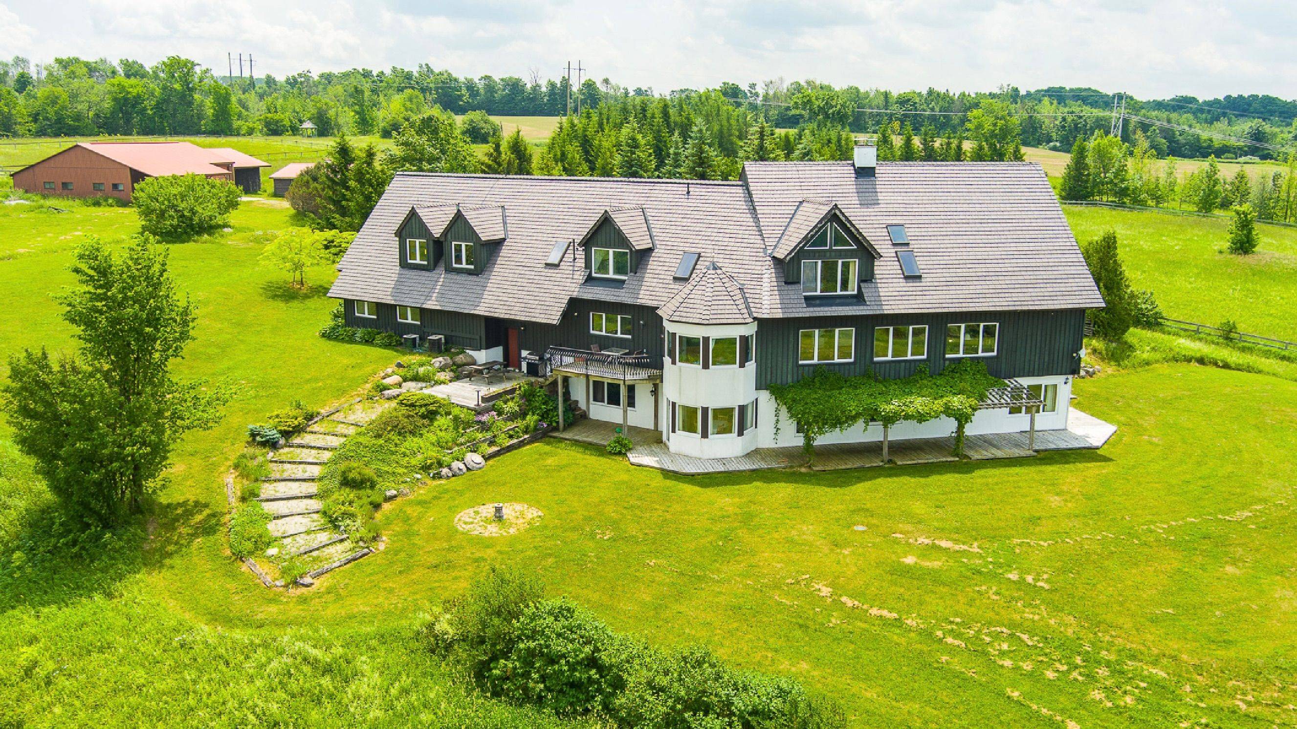 Blue Mountains, ON N0H 1J0,496083 Grey Road 2 RD