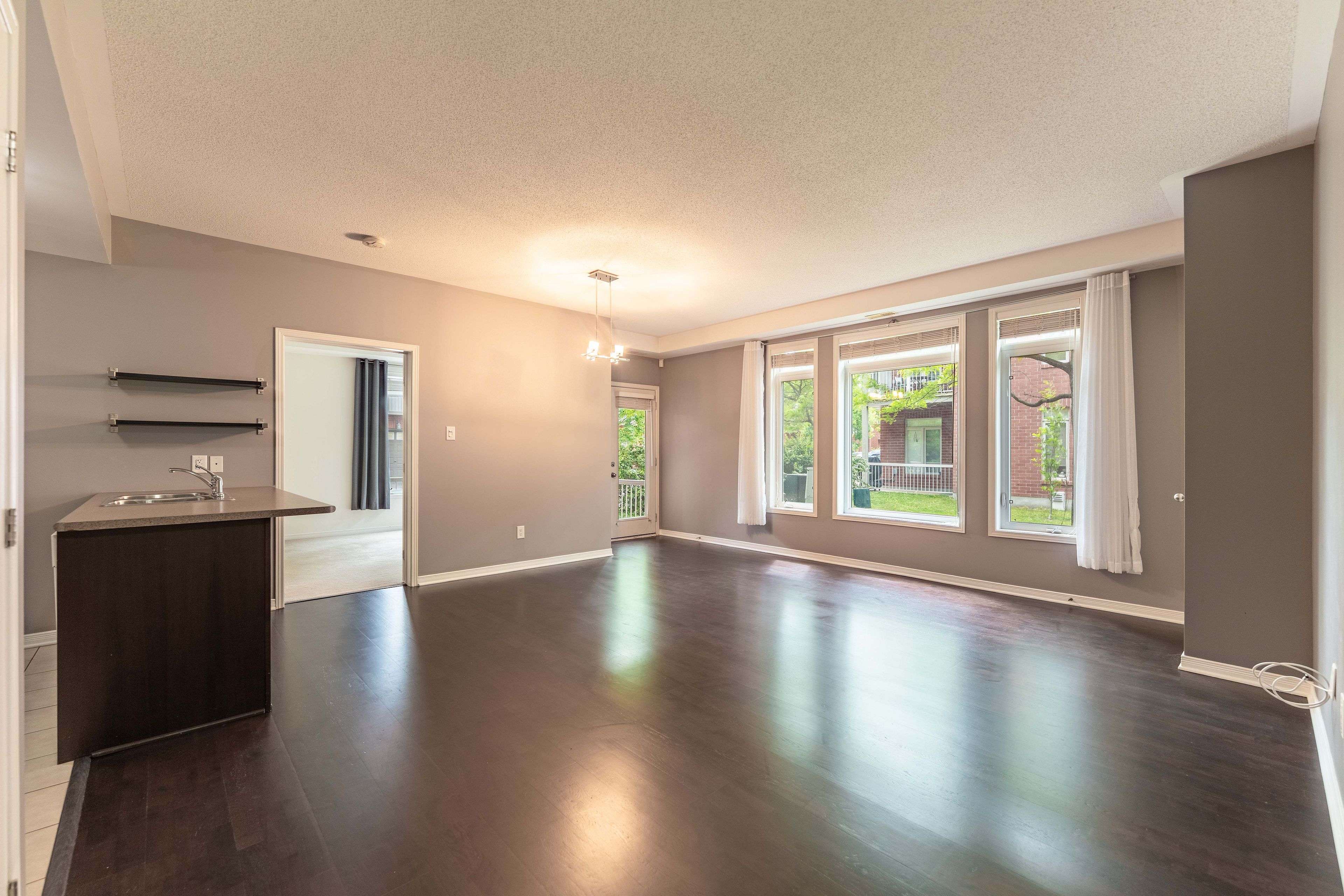 Vanier And Kingsview Park, ON K1L 0A2,280 Meilleur Private #B