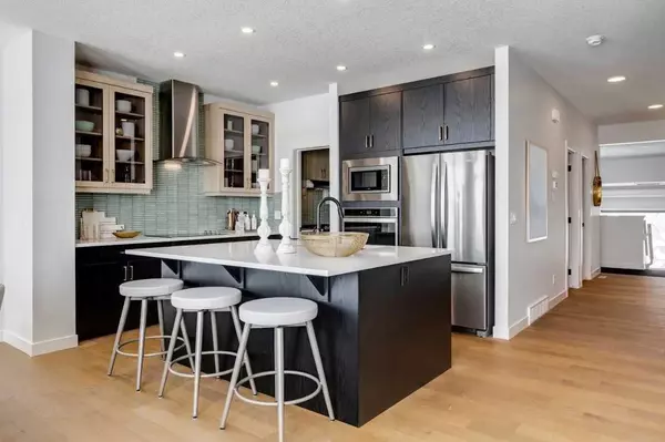 183 Huxland PATH NE, Calgary, AB T2A6Z7