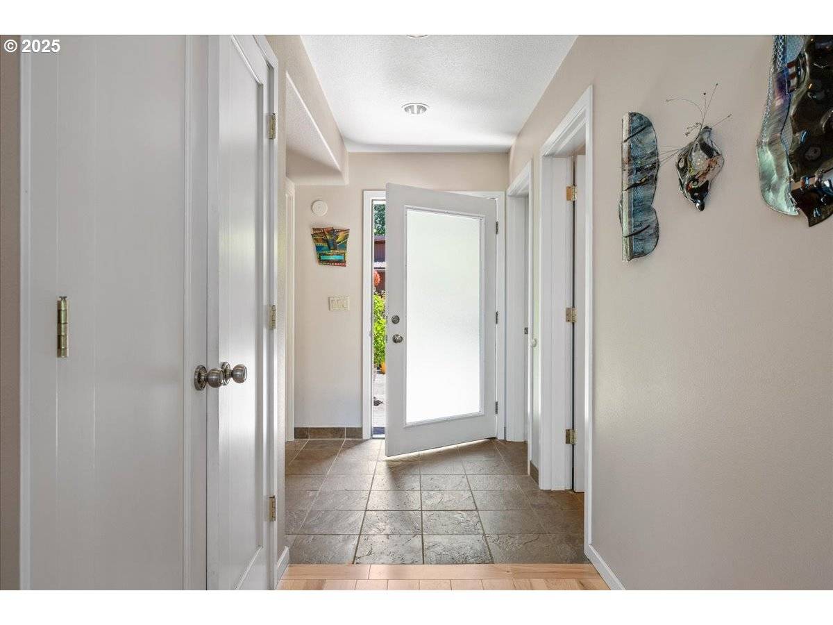 Portland, OR 97211,6901 SE OAKS PARK WAY #17