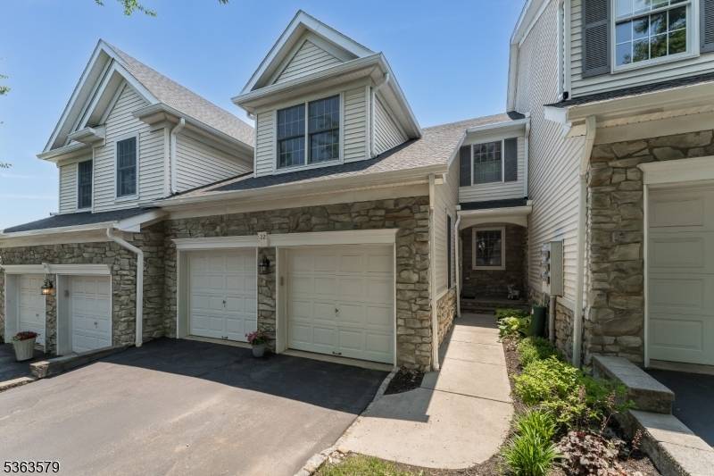 22 La Costa Drive, Clinton Twp., NJ 08801